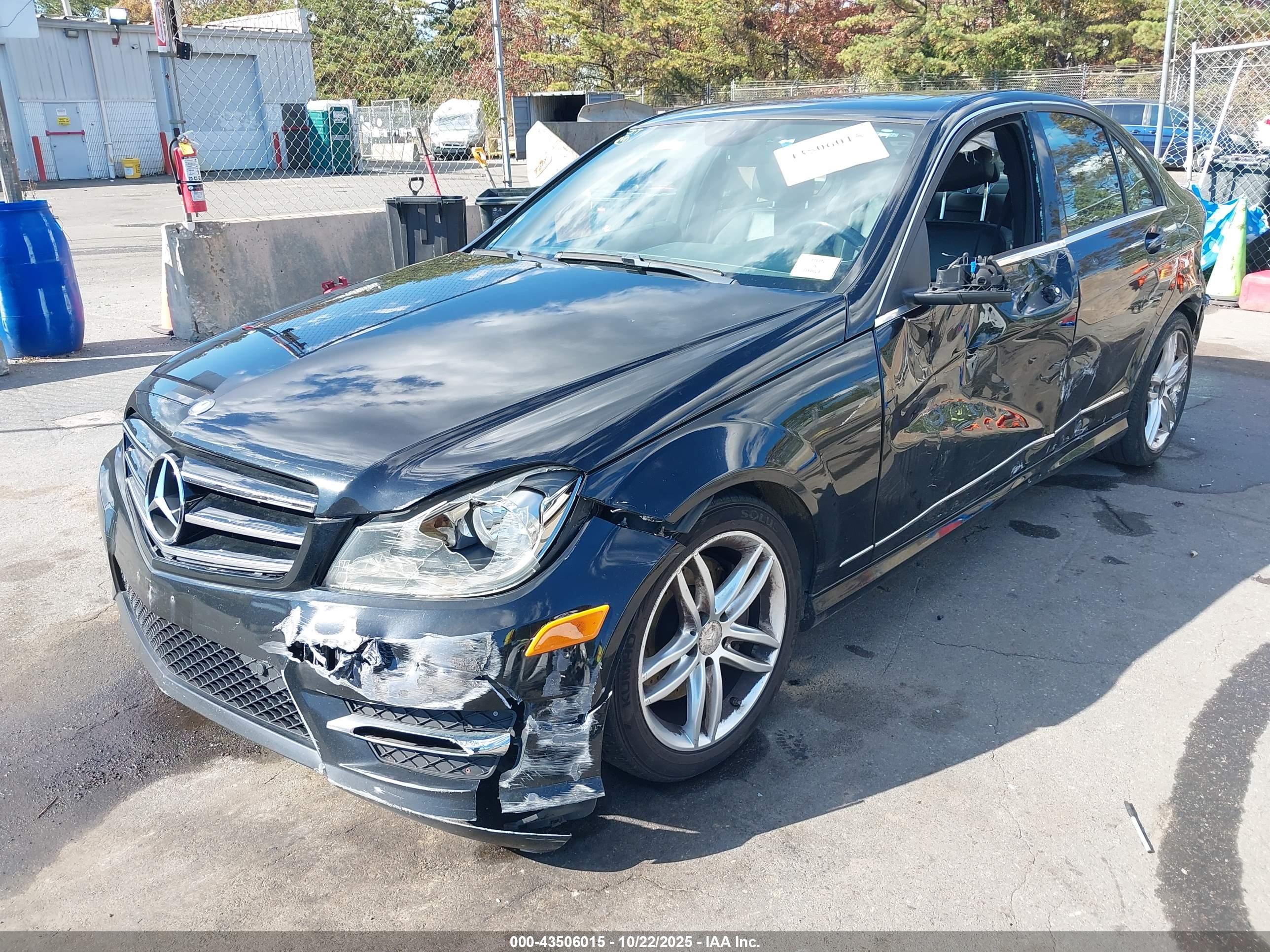 MERCEDES-BENZ C image 2