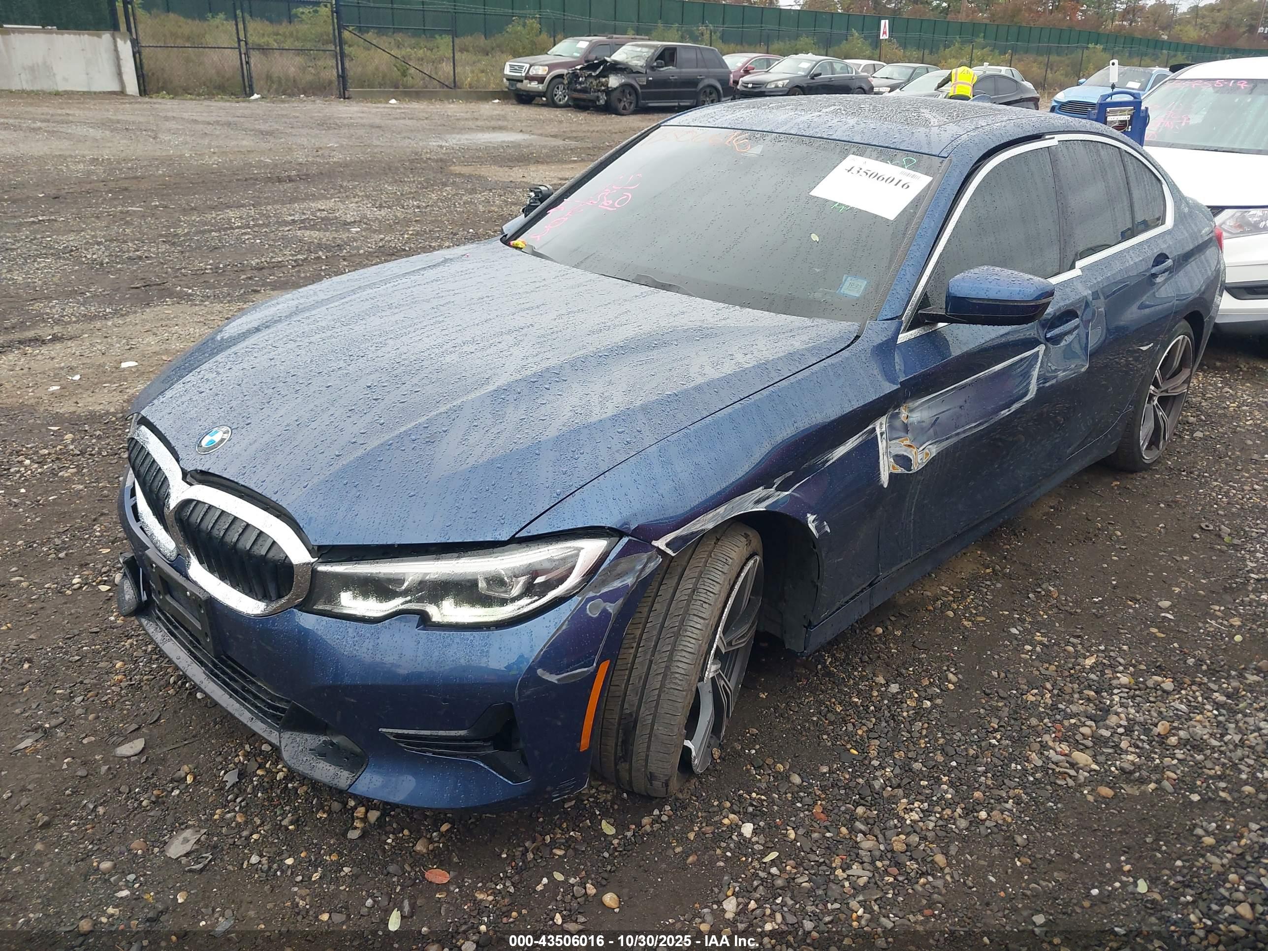 BMW 330I image 2