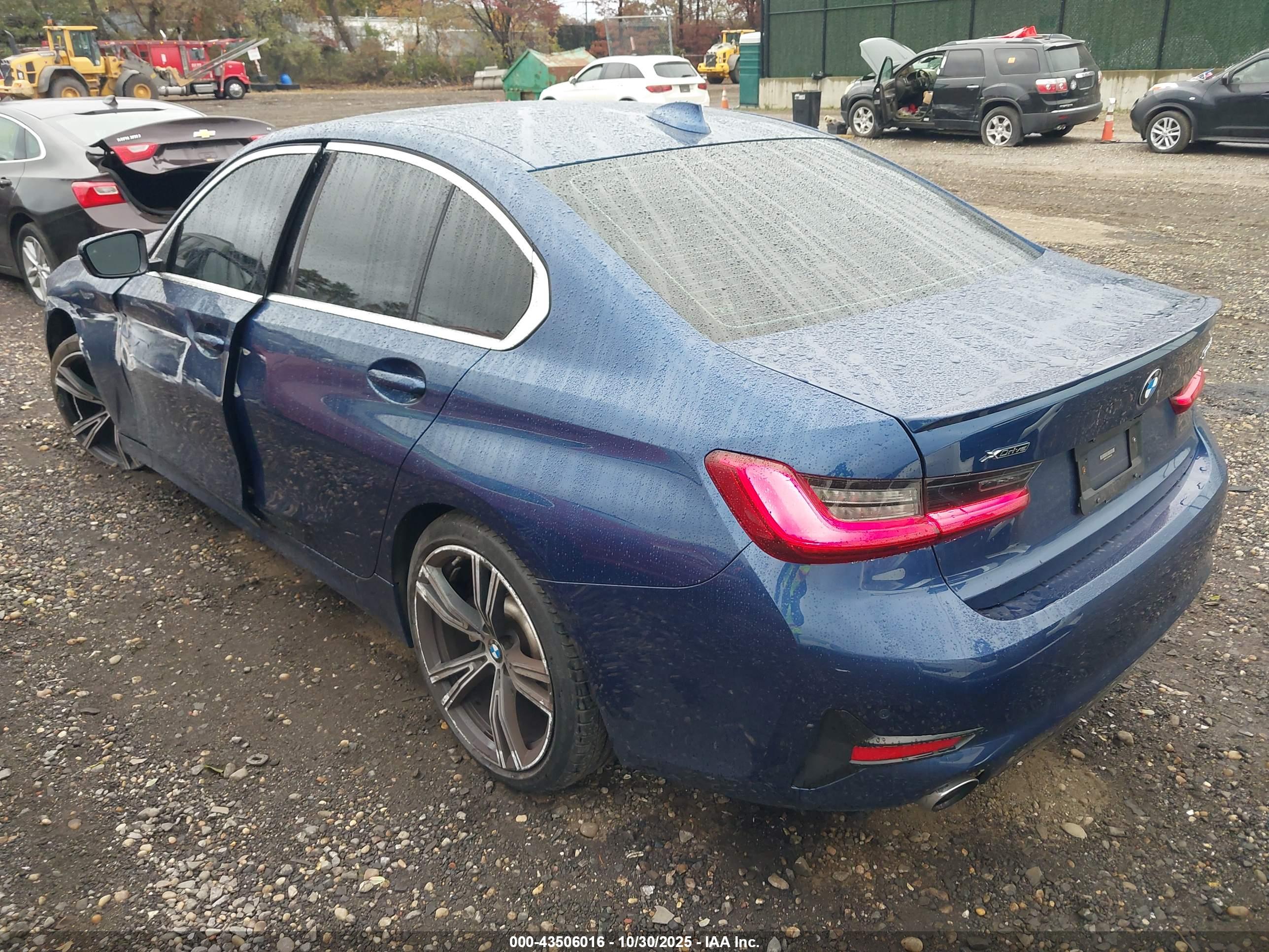 BMW 330I image 3