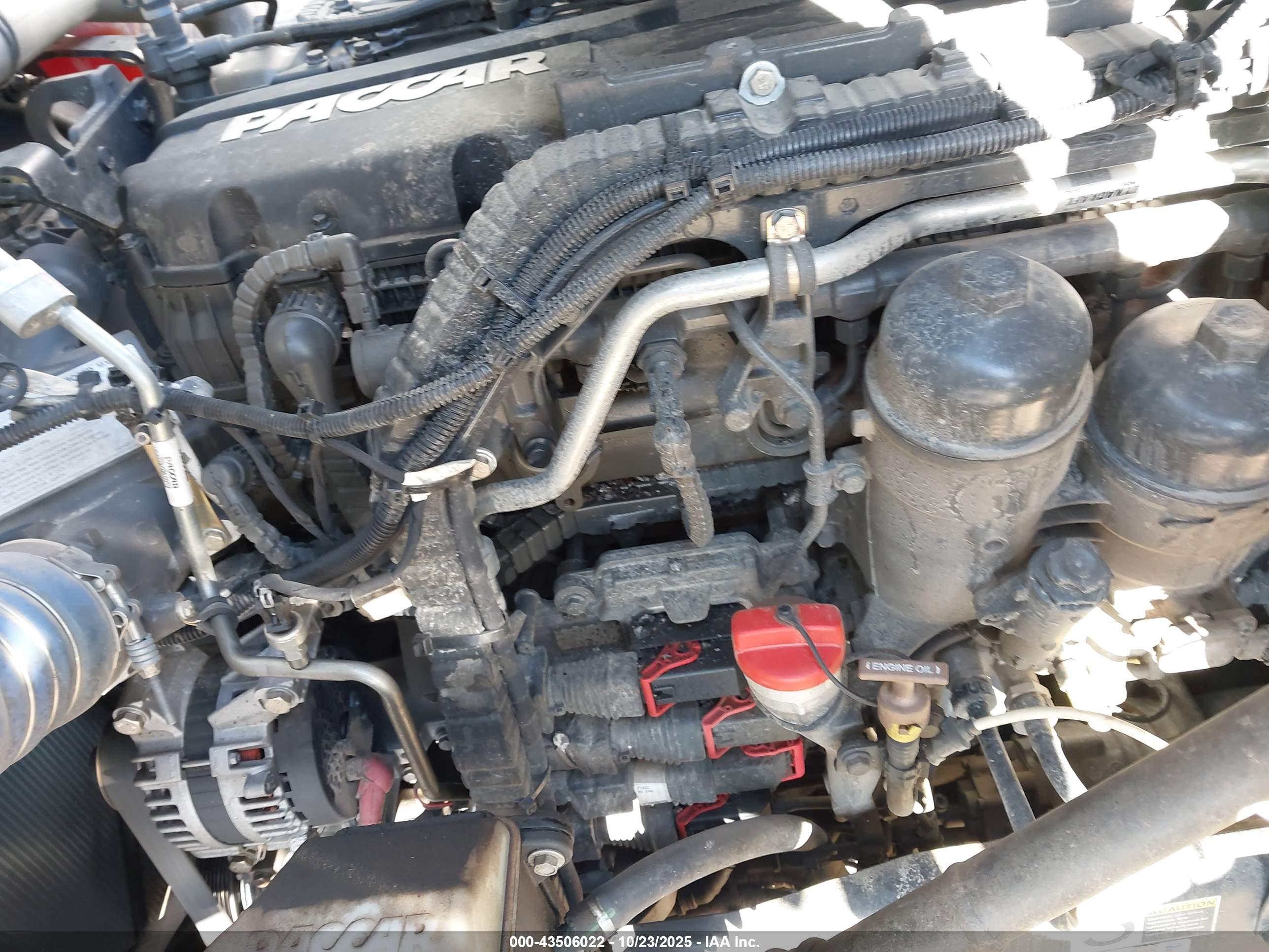 KENWORTH T880 image 10