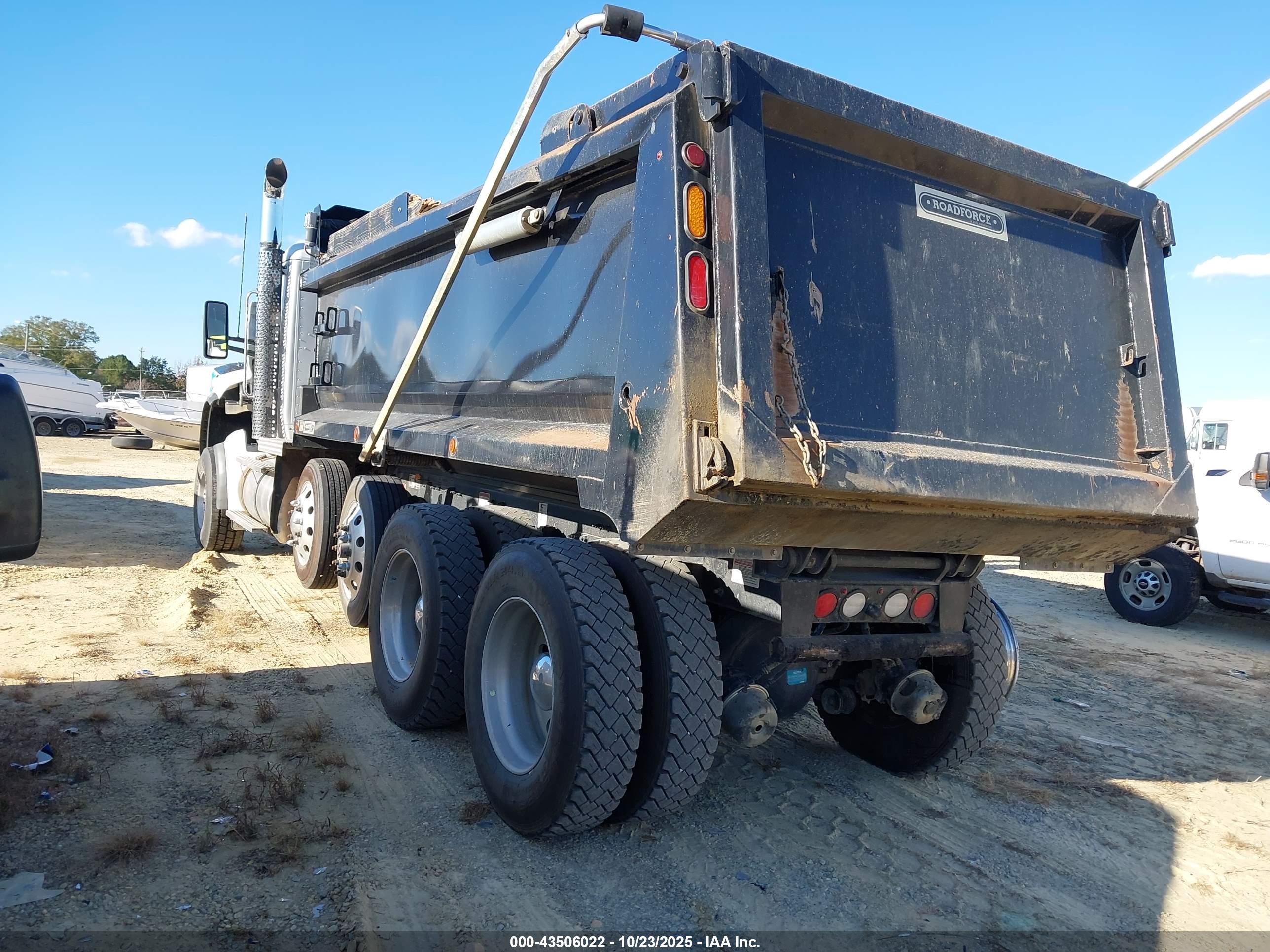 KENWORTH T880 image 3