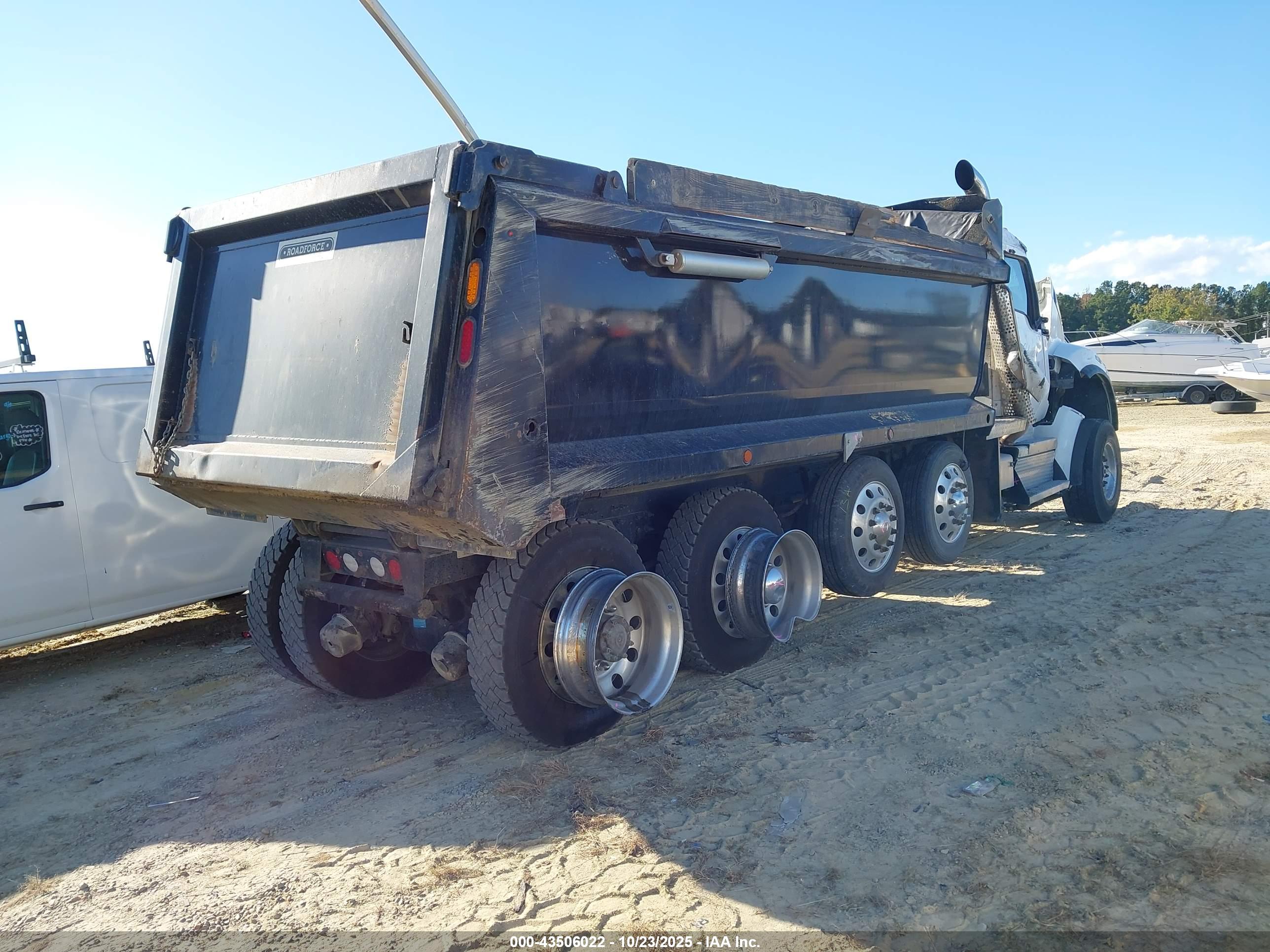 KENWORTH T880 image 4