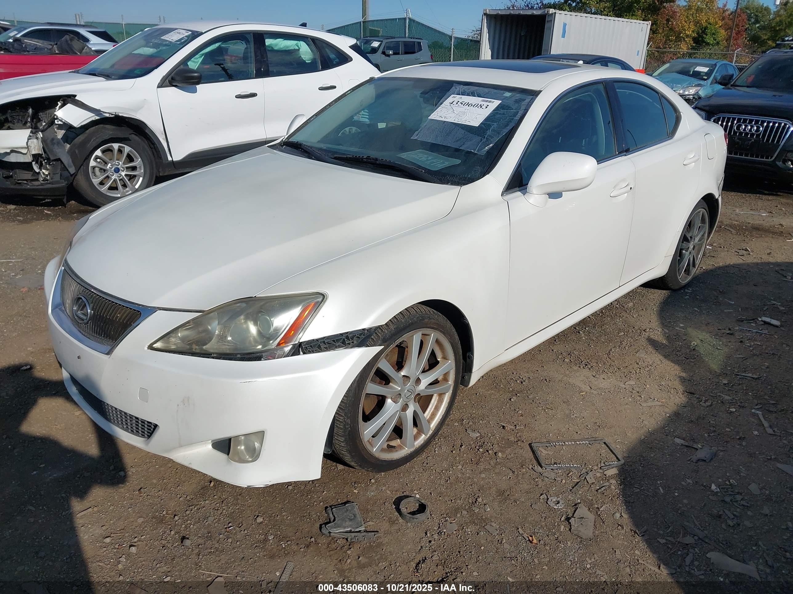 LEXUS IS image 2