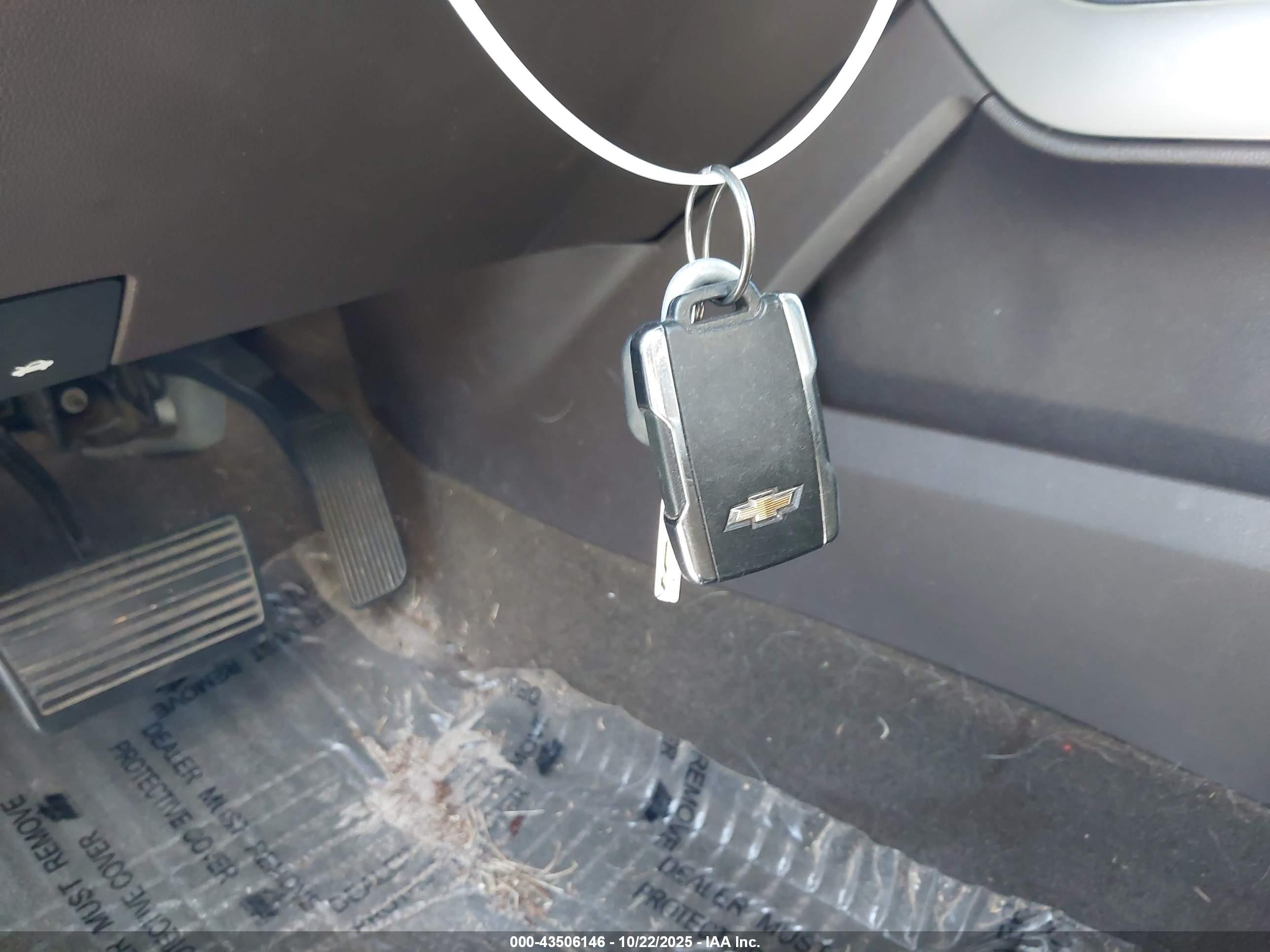CHEVROLET SILVERADO image 11