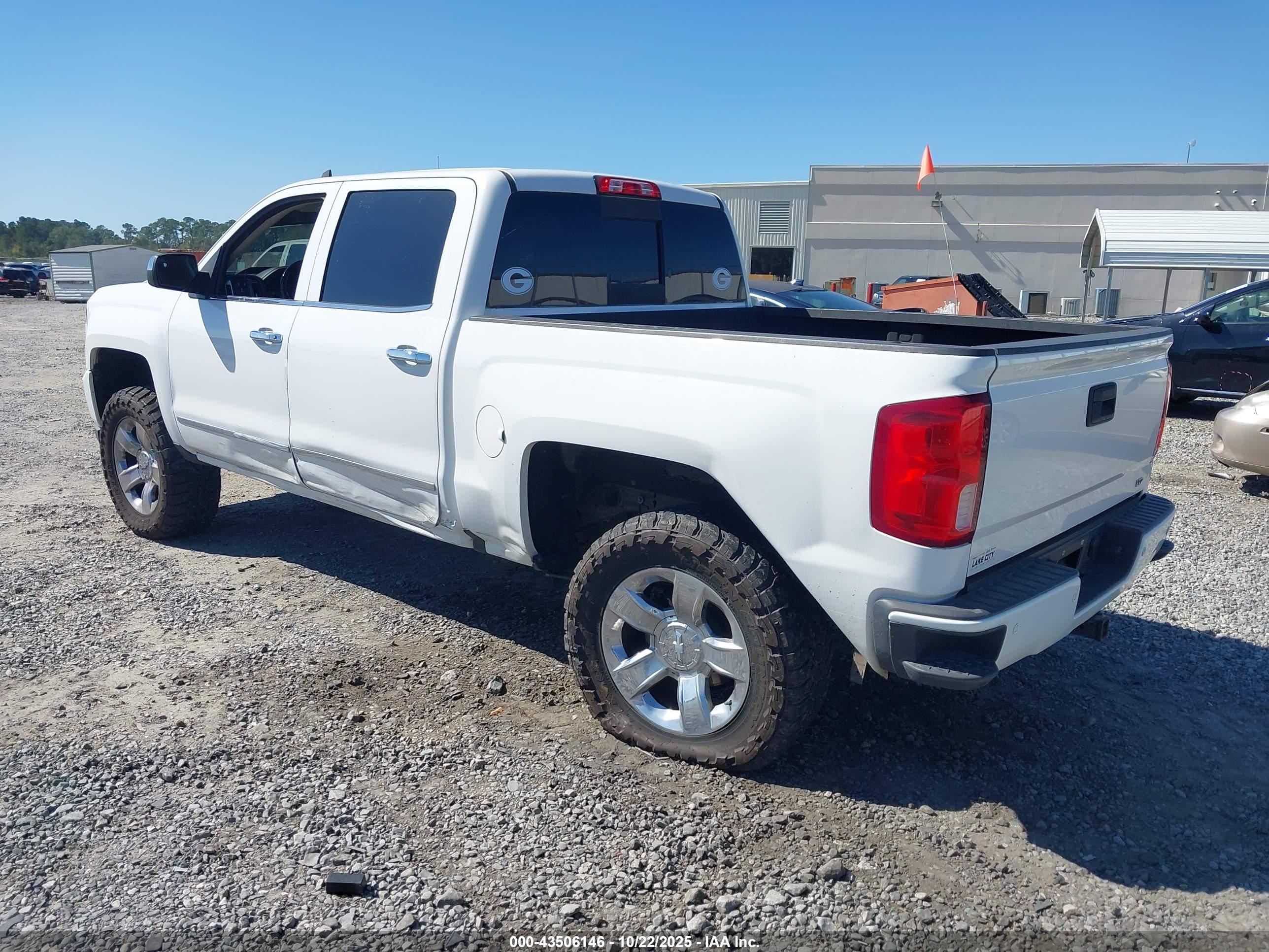 CHEVROLET SILVERADO image 3