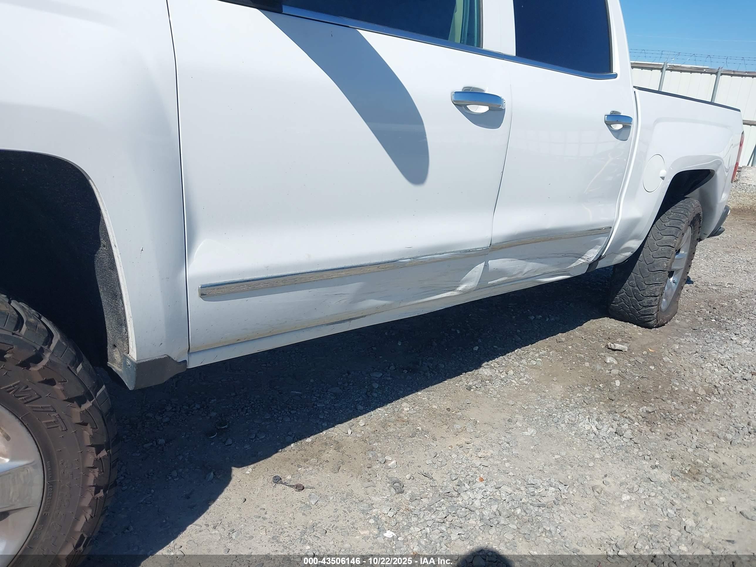 CHEVROLET SILVERADO image 6