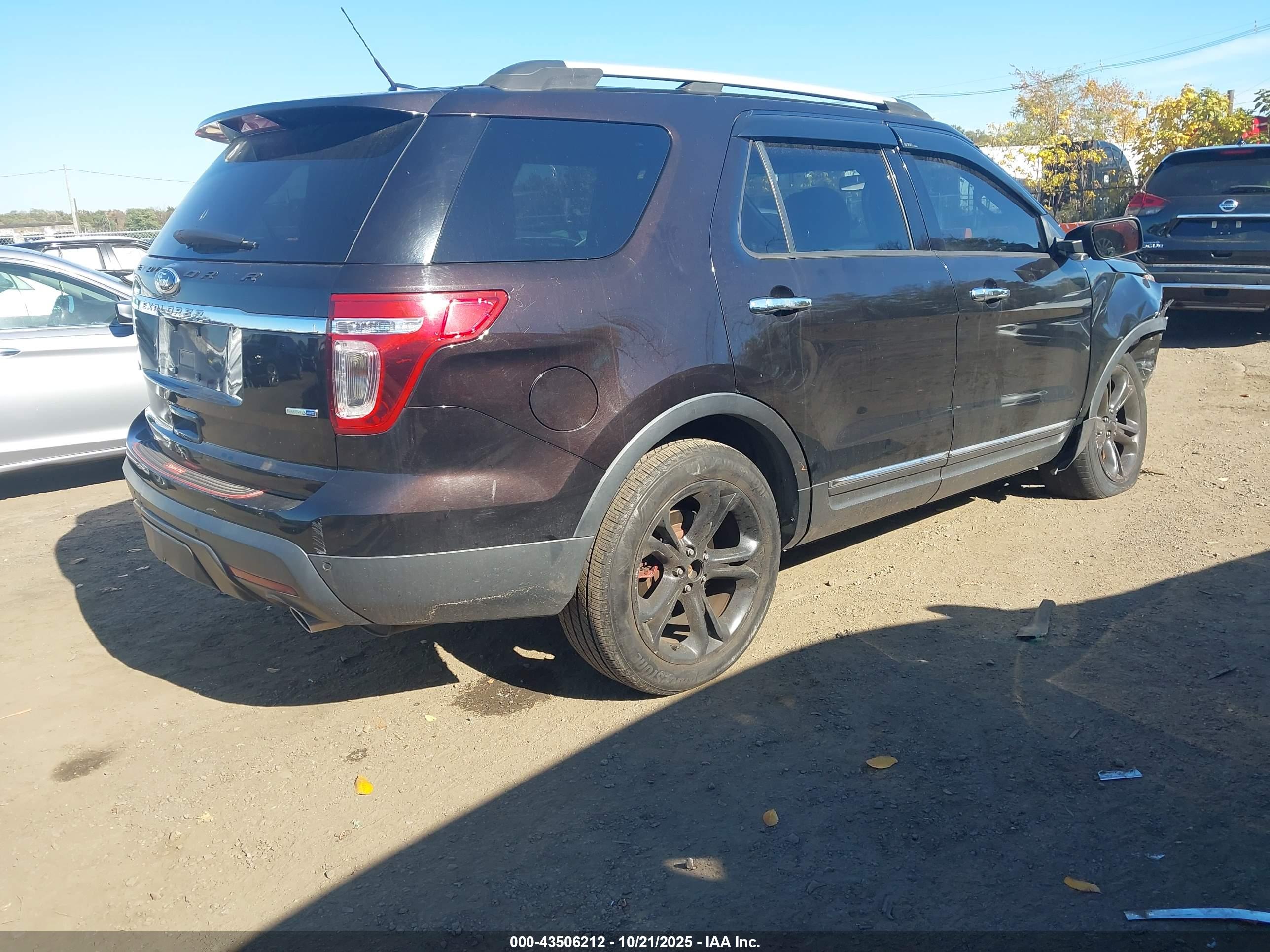 FORD EXPLORER image 4