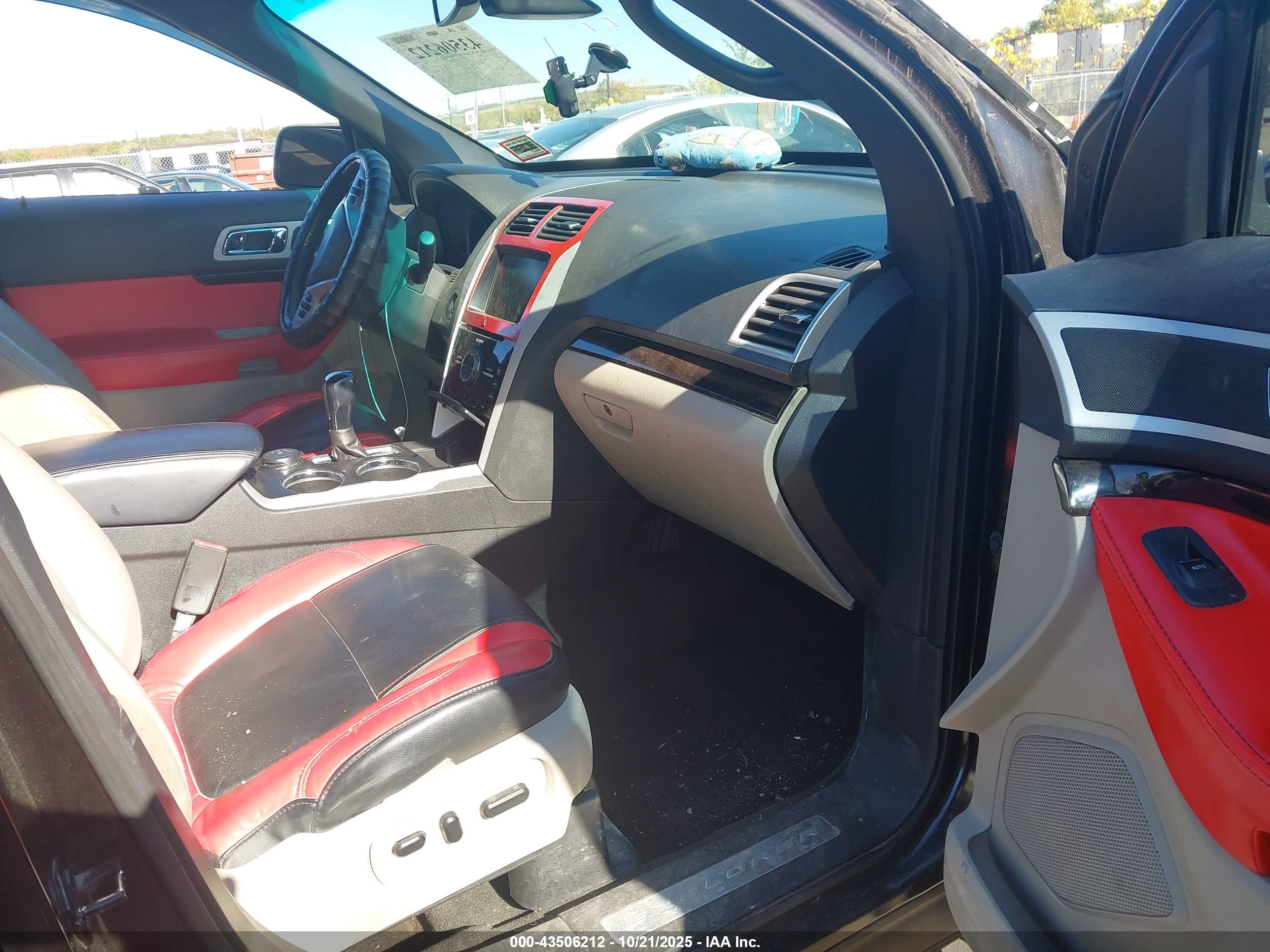 FORD EXPLORER image 5