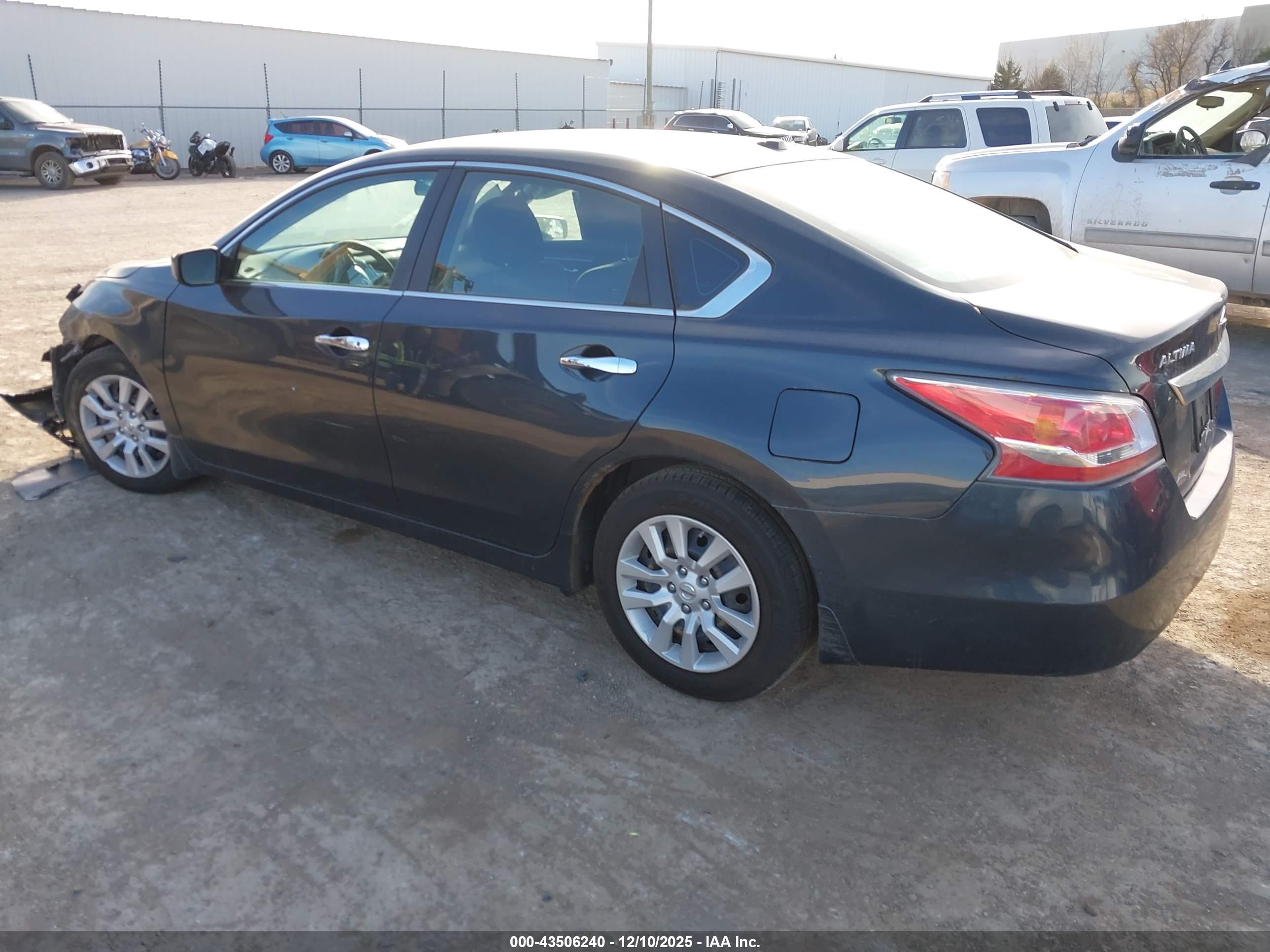 NISSAN ALTIMA image 3