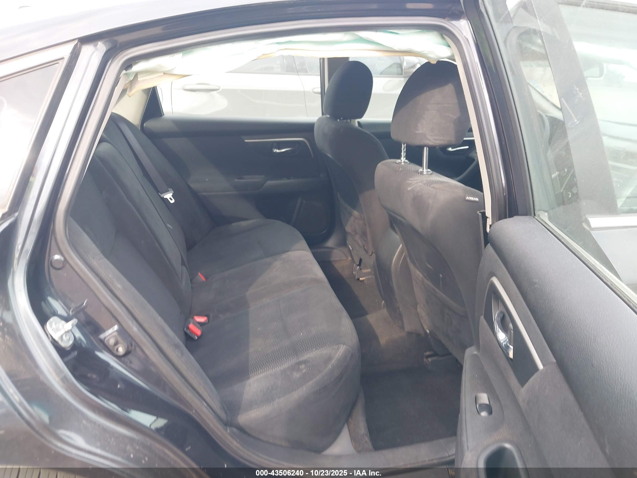 NISSAN ALTIMA image 8