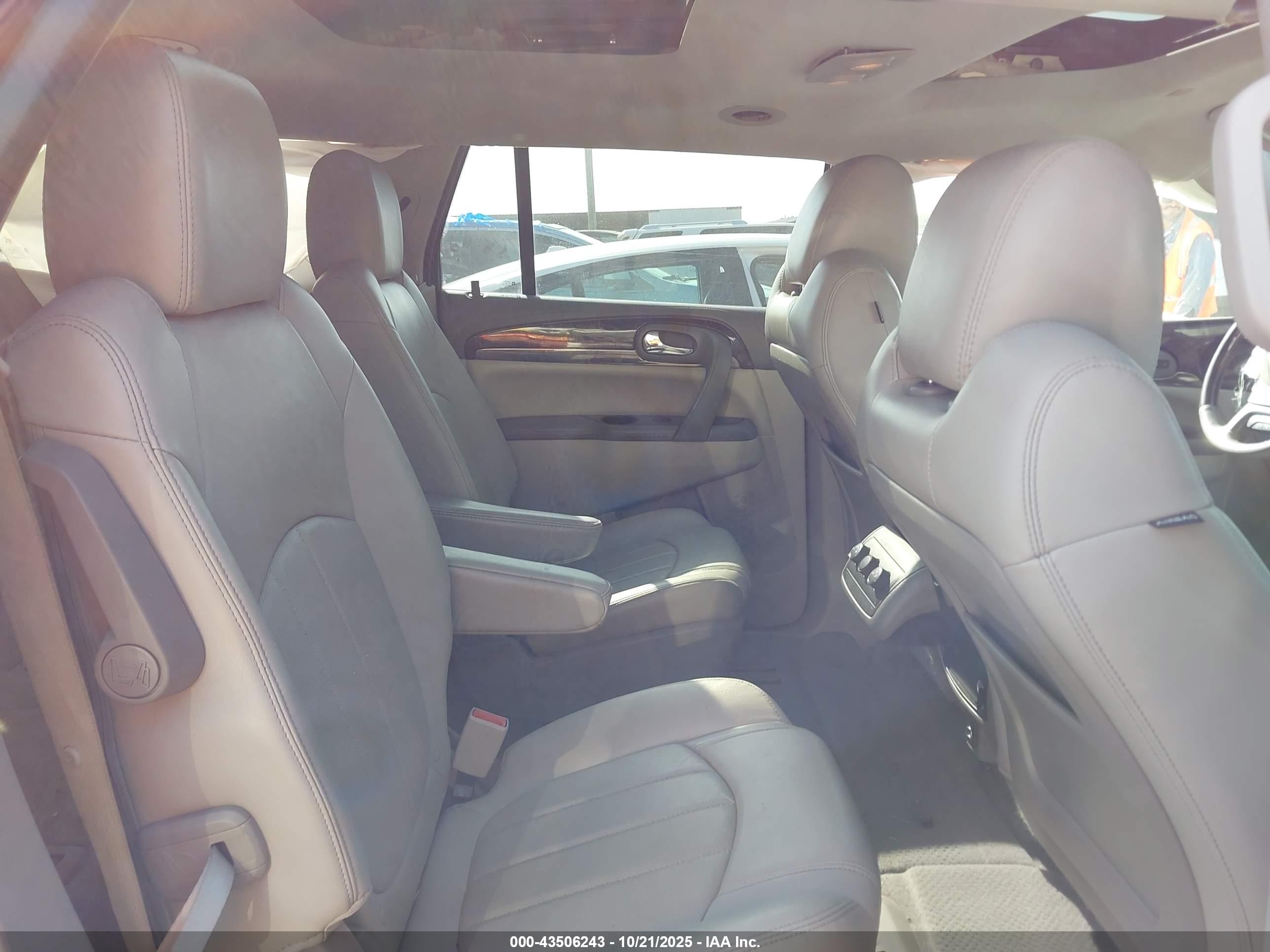 BUICK ENCLAVE image 8