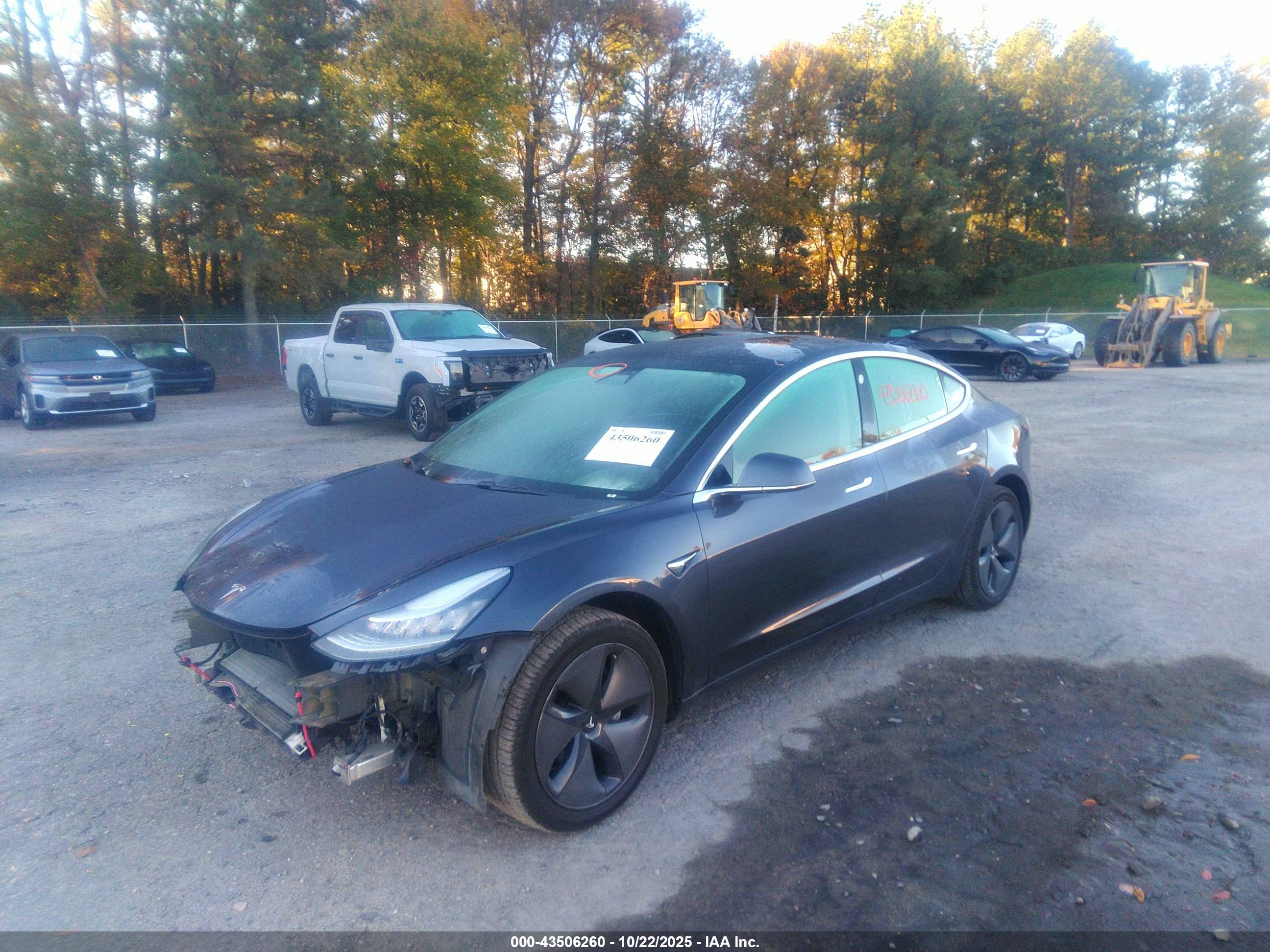 TESLA MODEL image 2