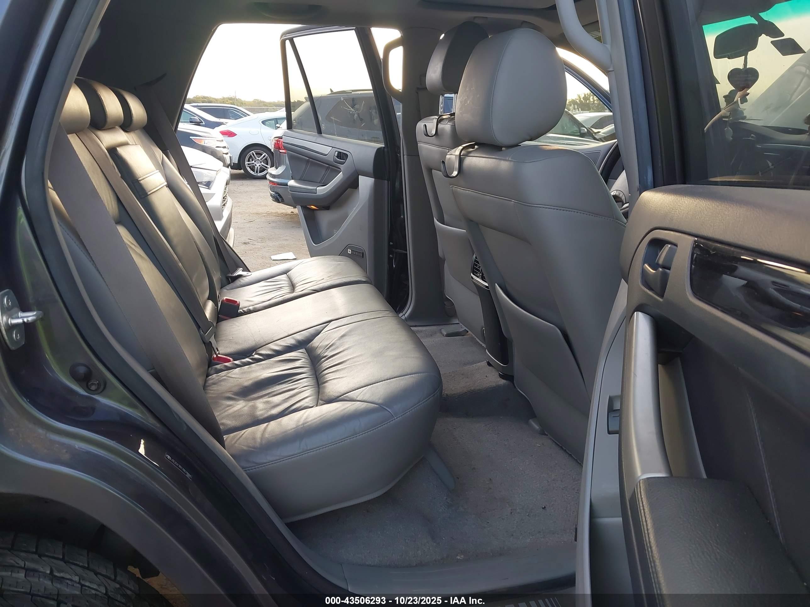 TOYOTA 4RUNNER image 8