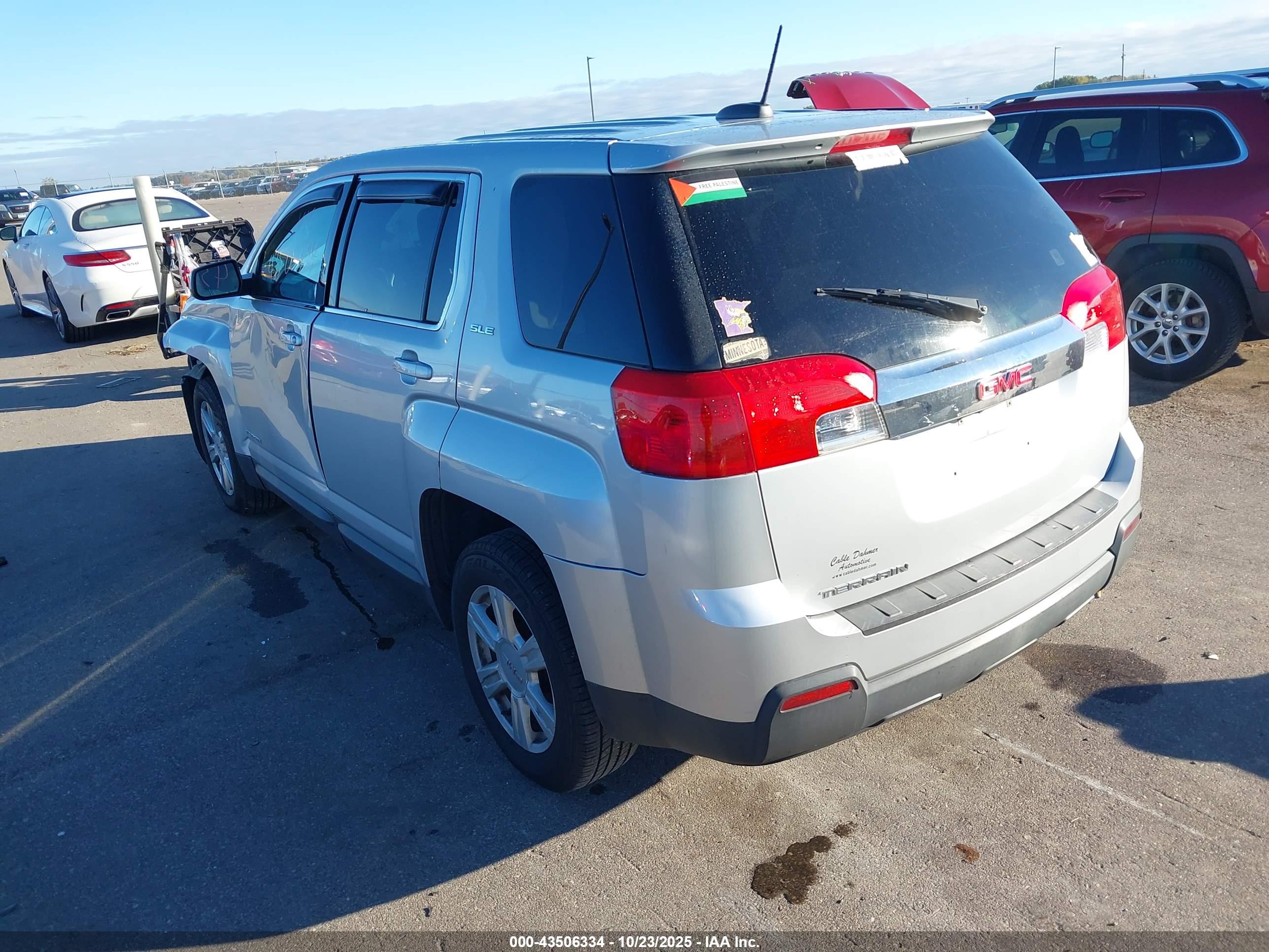 GMC TERRAIN image 3