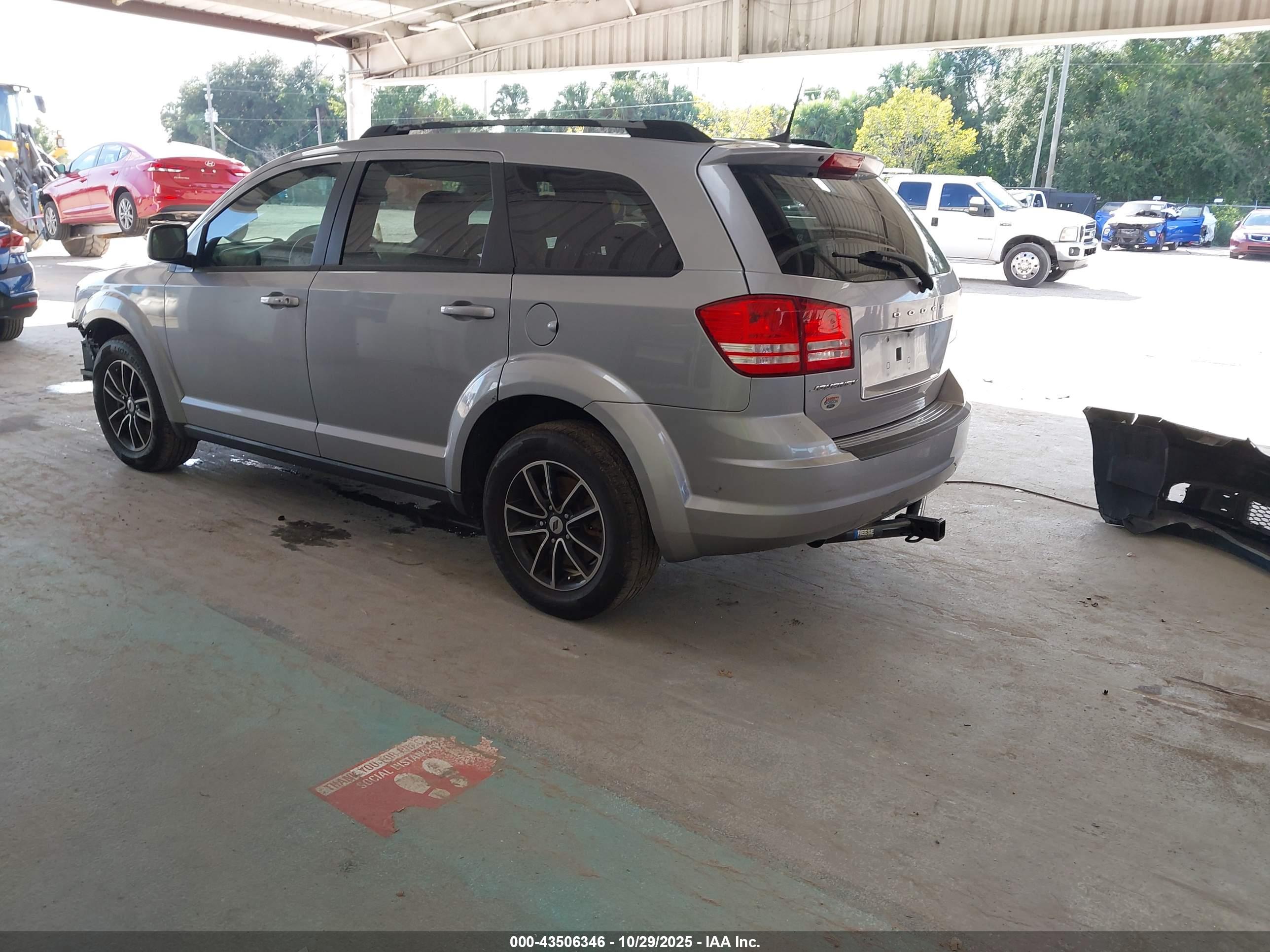 DODGE JOURNEY image 3