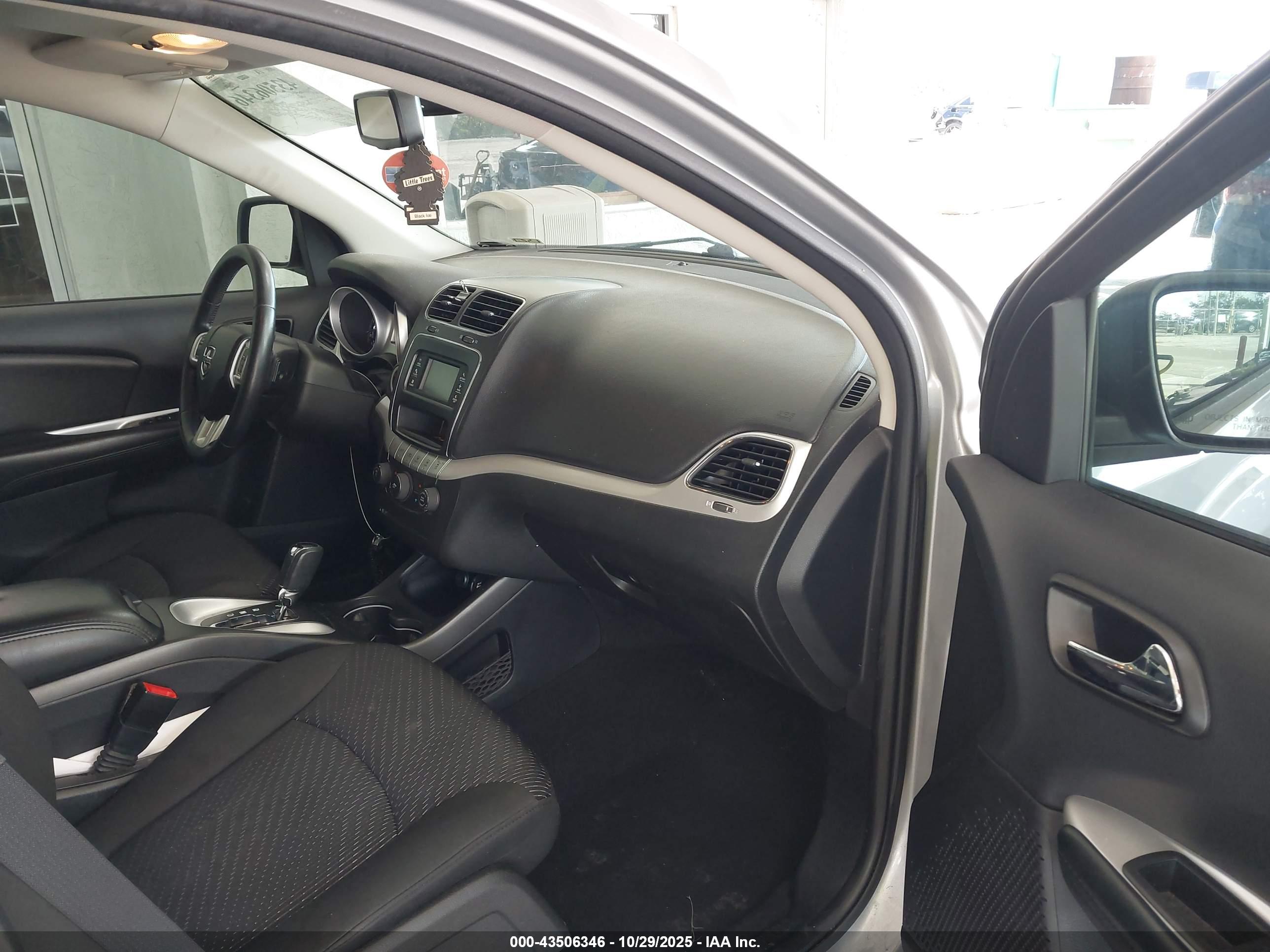 DODGE JOURNEY image 5