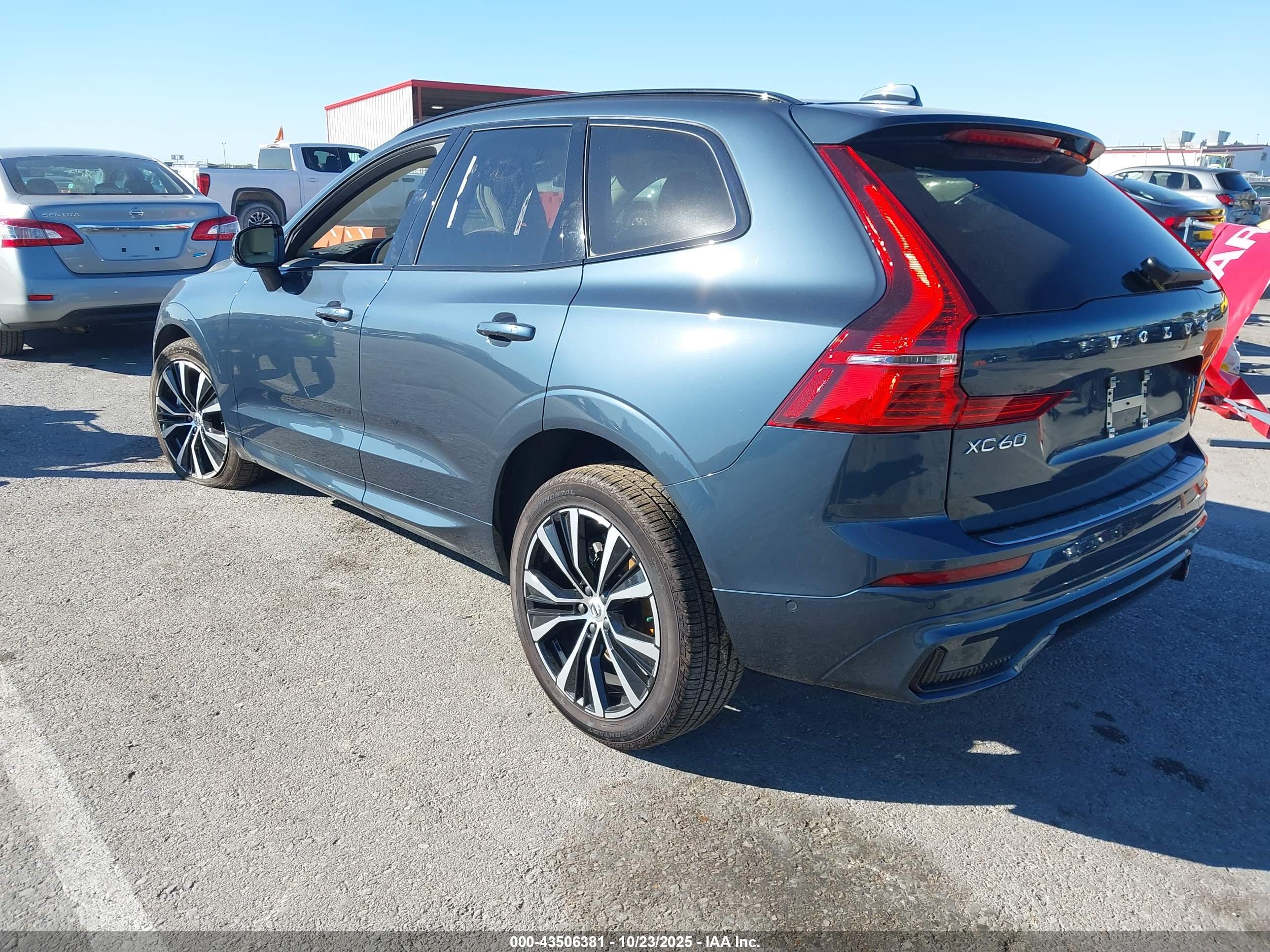 VOLVO XC60 image 3