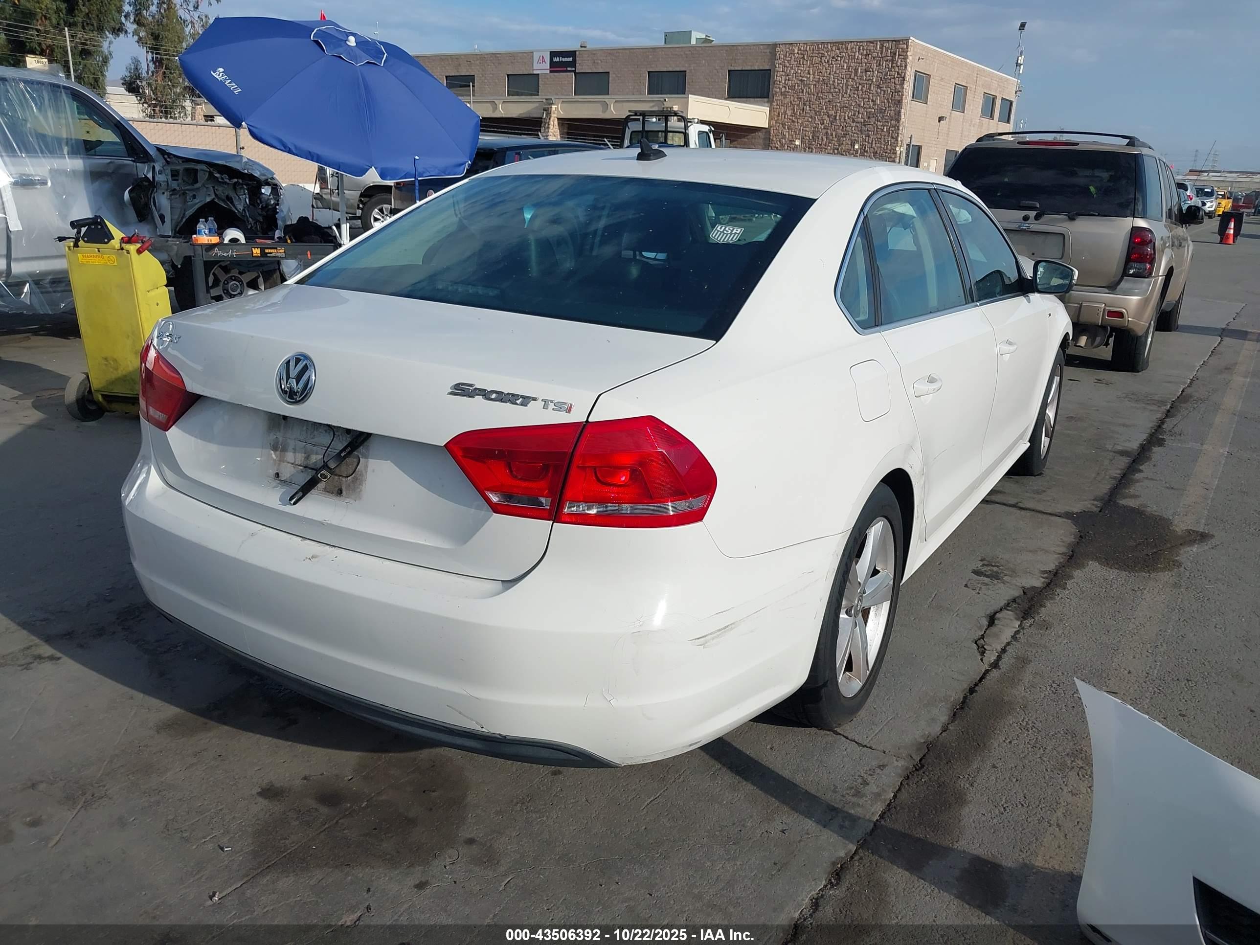 VOLKSWAGEN PASSAT image 4