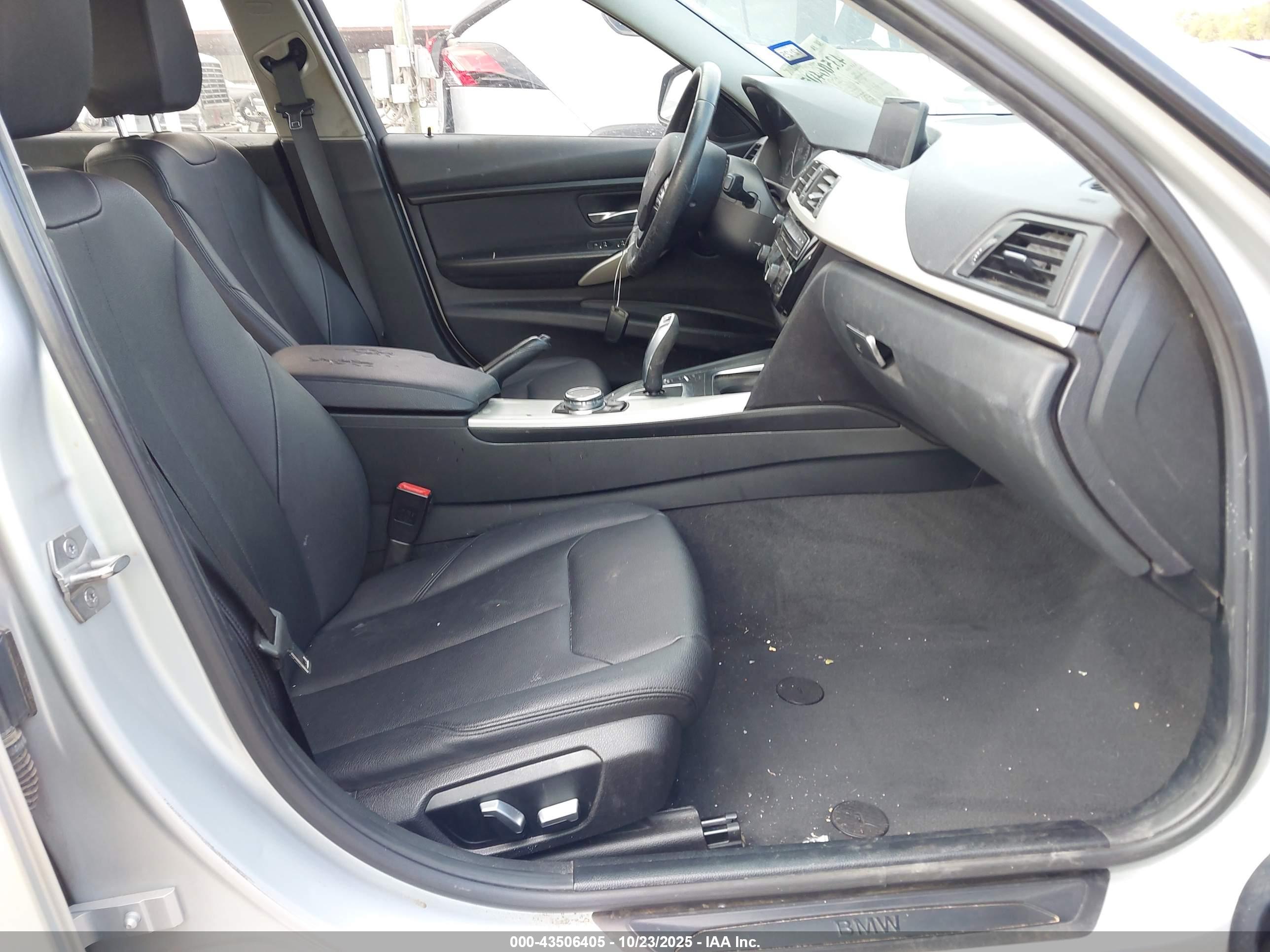 BMW 320I image 5
