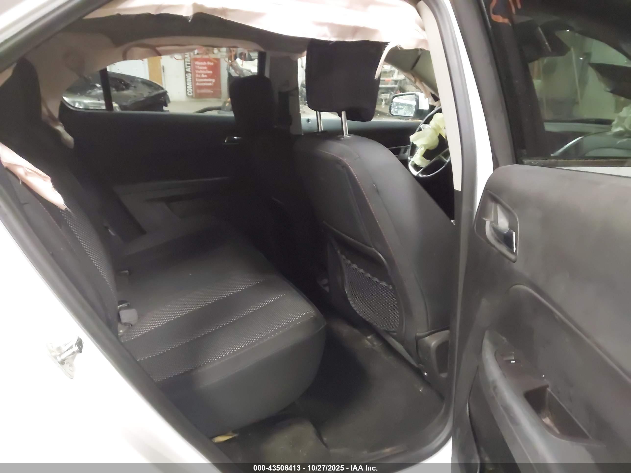 CHEVROLET EQUINOX image 8