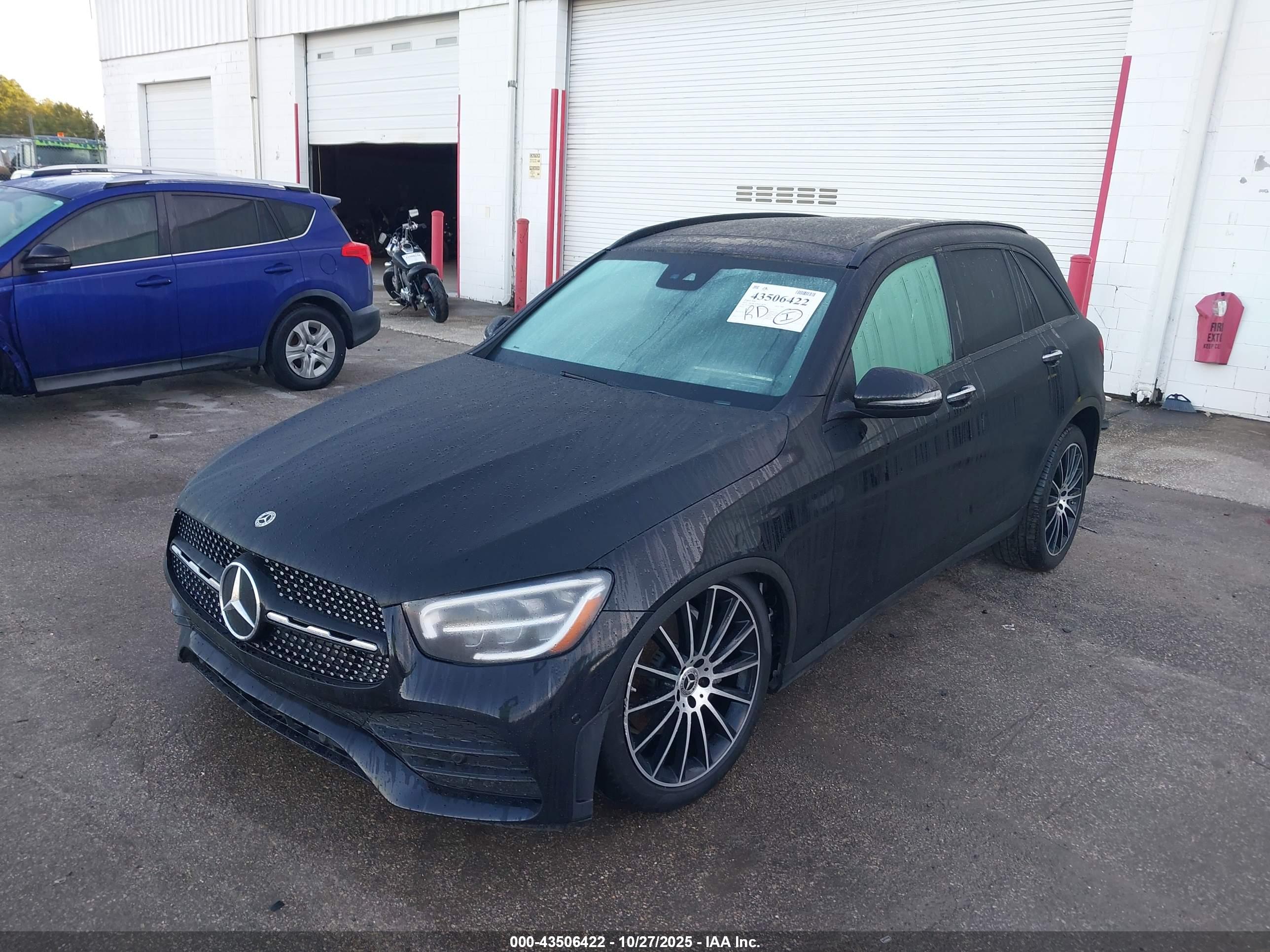 MERCEDES-BENZ GLC image 2