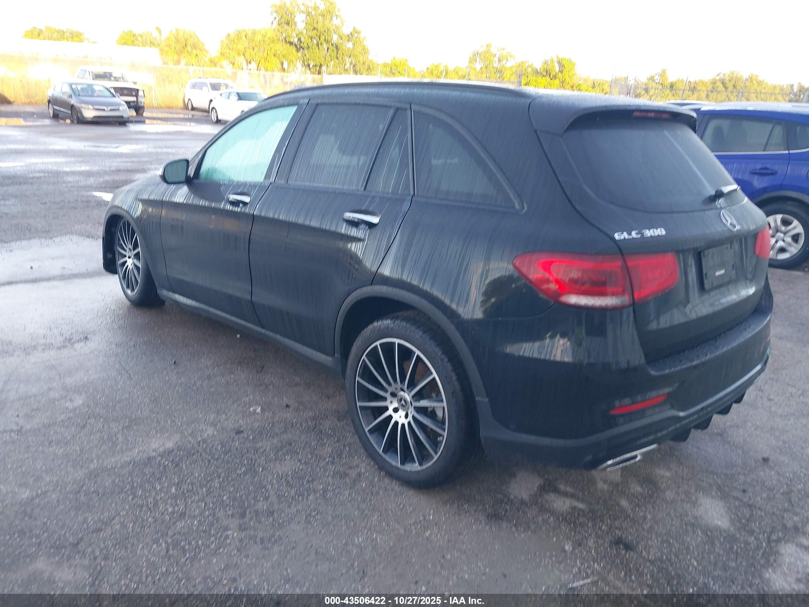 MERCEDES-BENZ GLC image 3