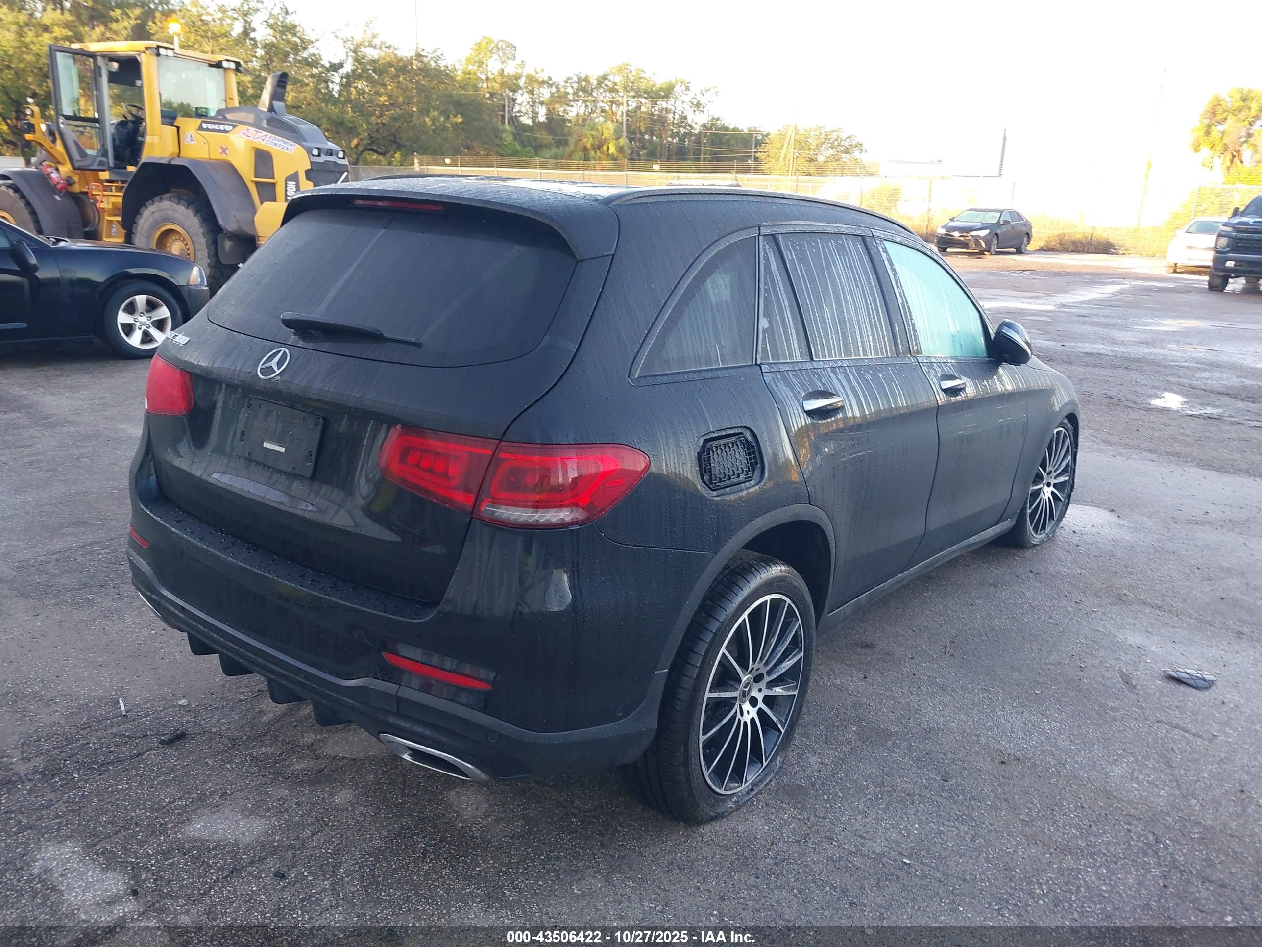 MERCEDES-BENZ GLC image 4