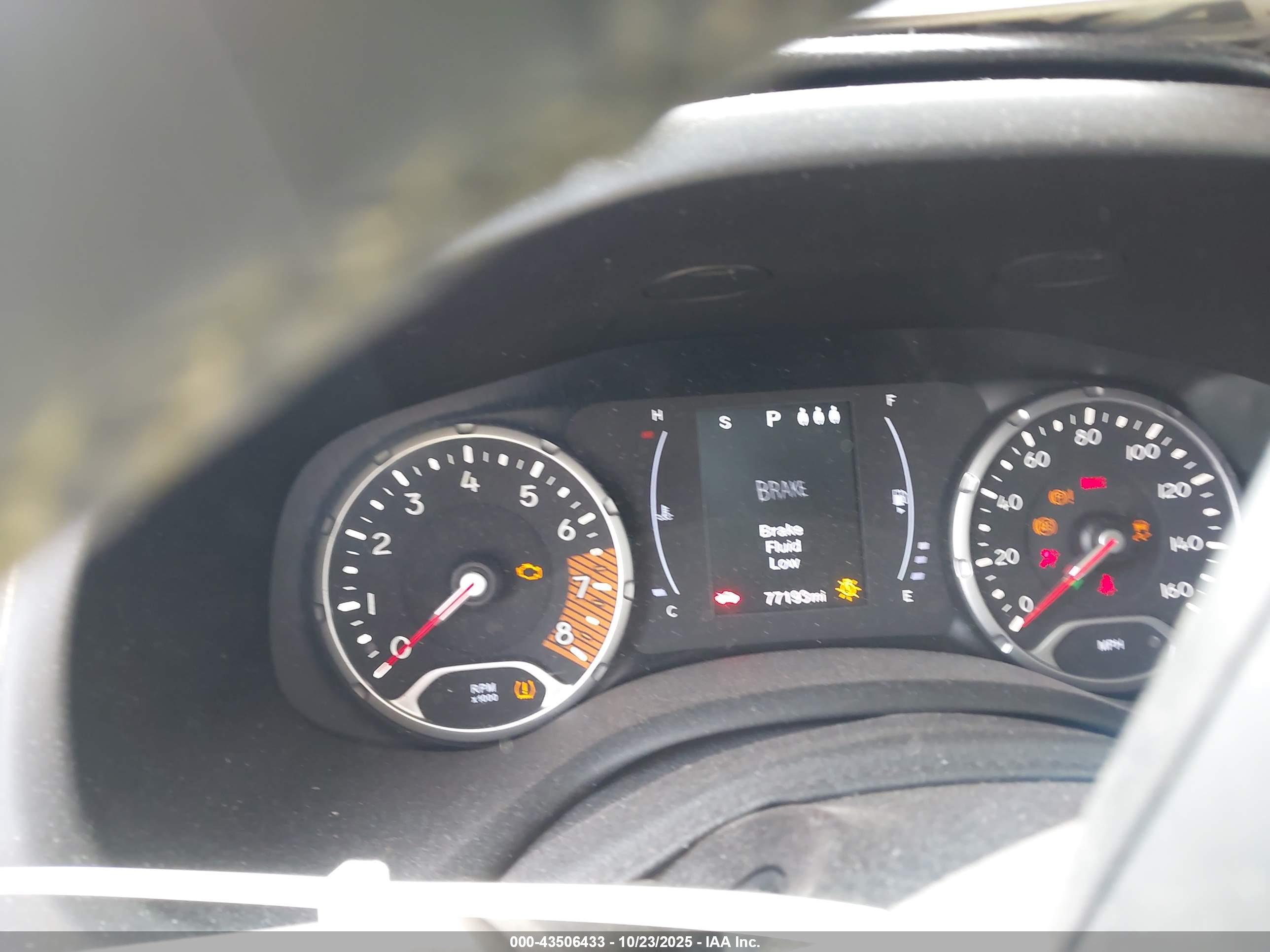 JEEP RENEGADE image 7