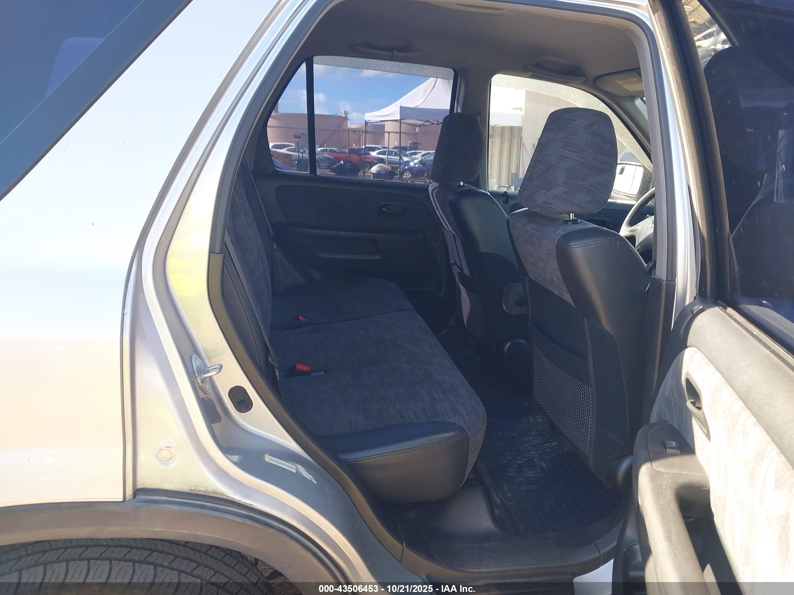 HONDA CR-V image 8