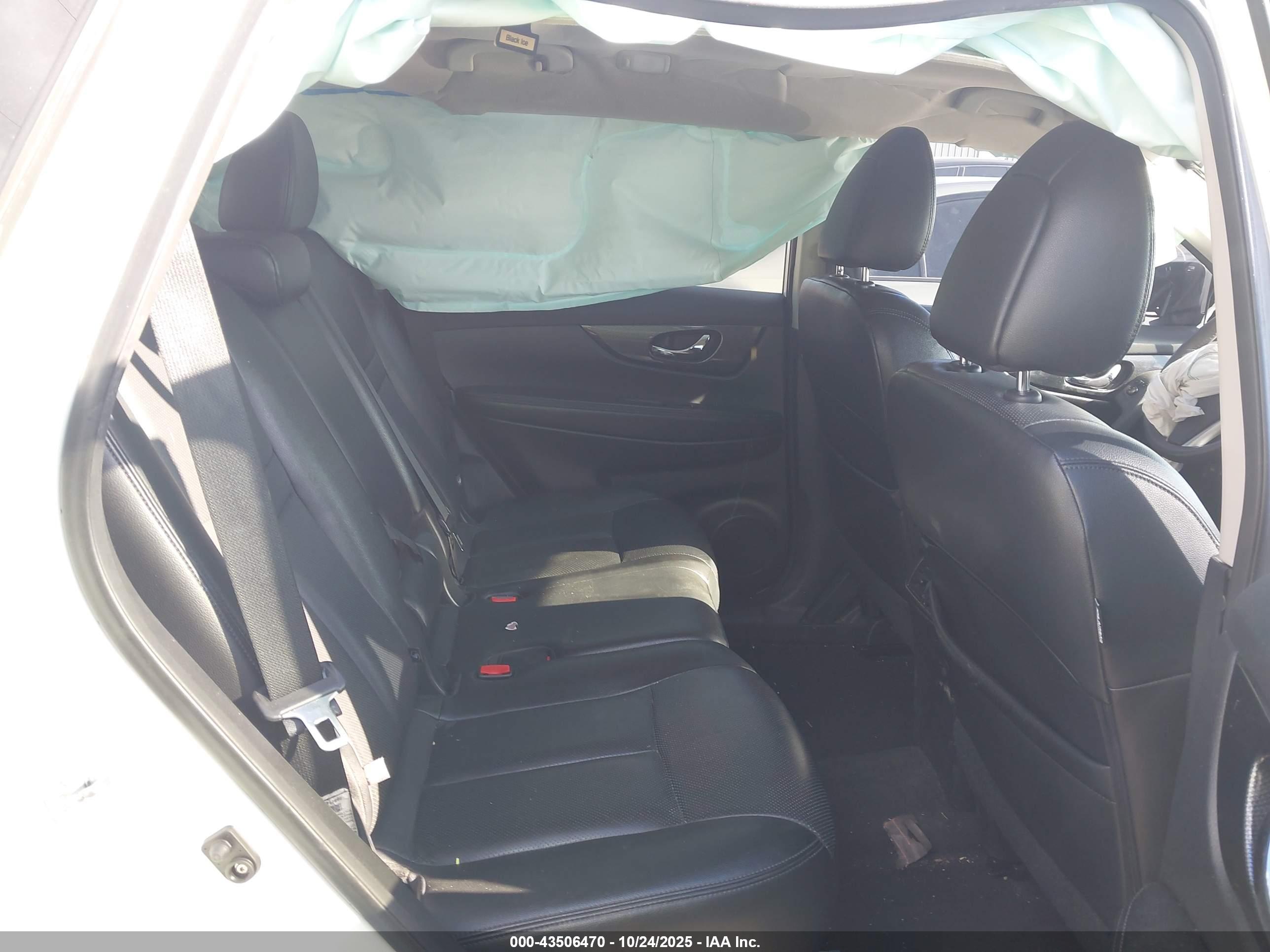 NISSAN ROGUE image 8
