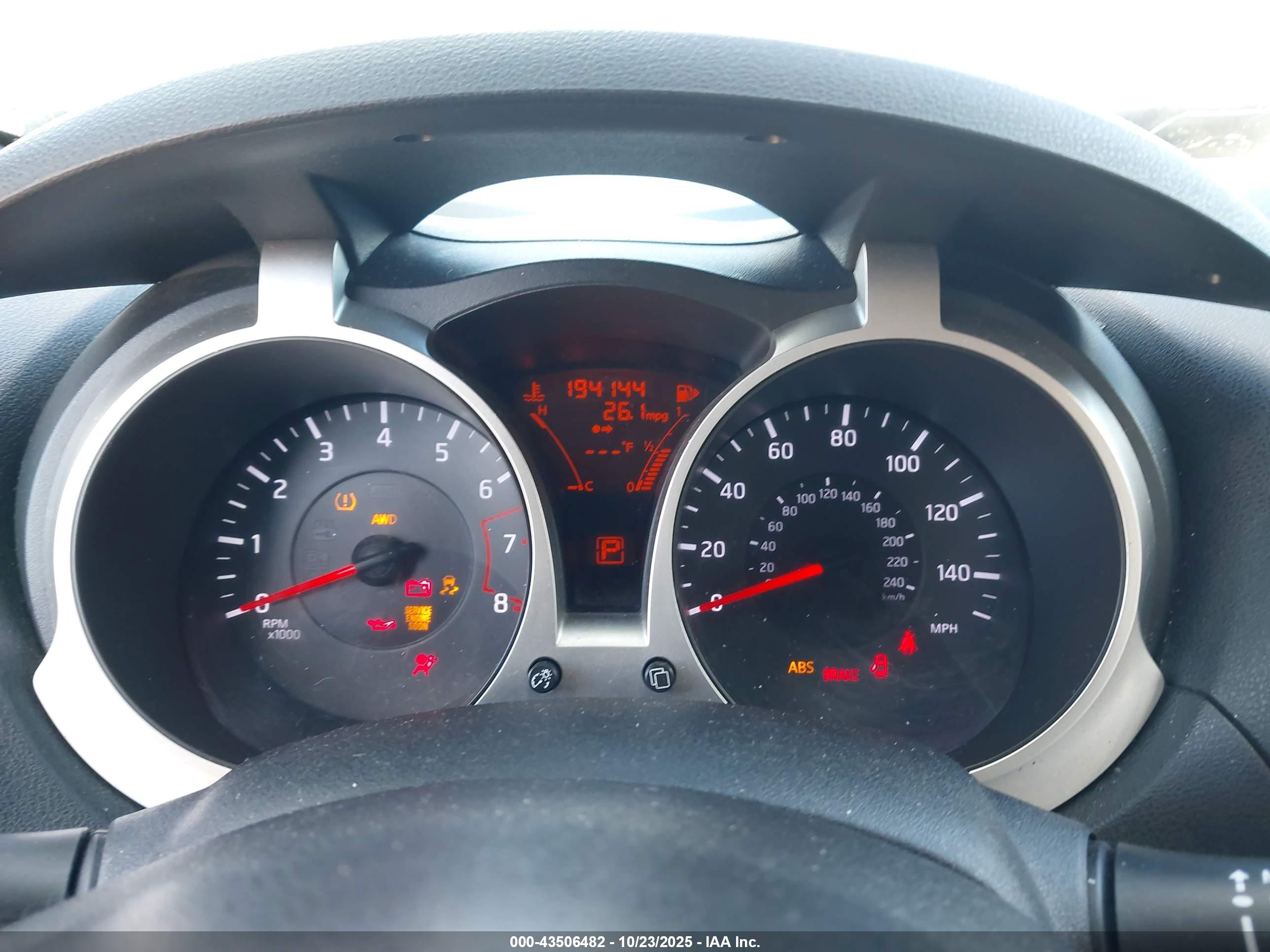 NISSAN JUKE image 7