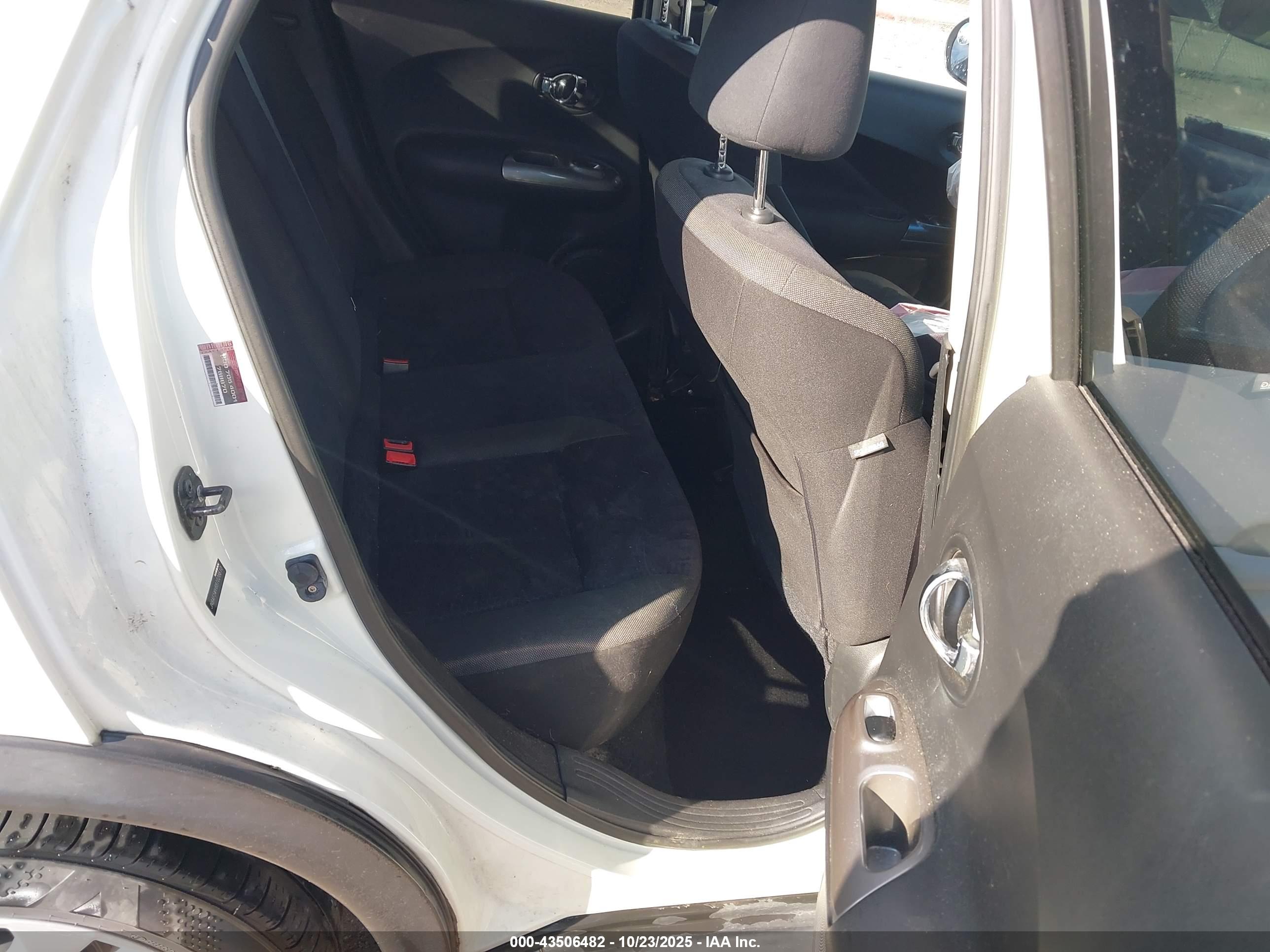 NISSAN JUKE image 8