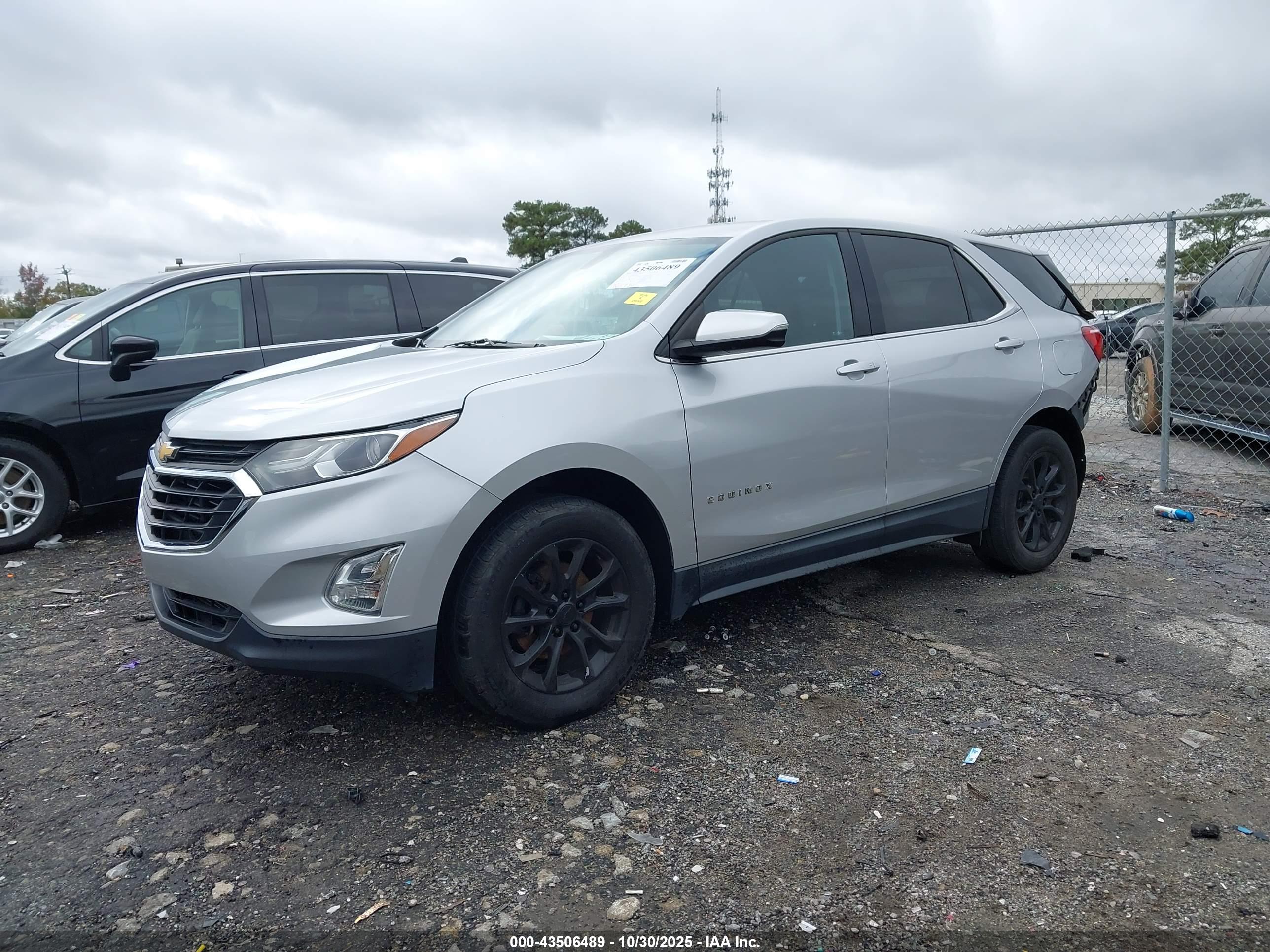 CHEVROLET EQUINOX image 2