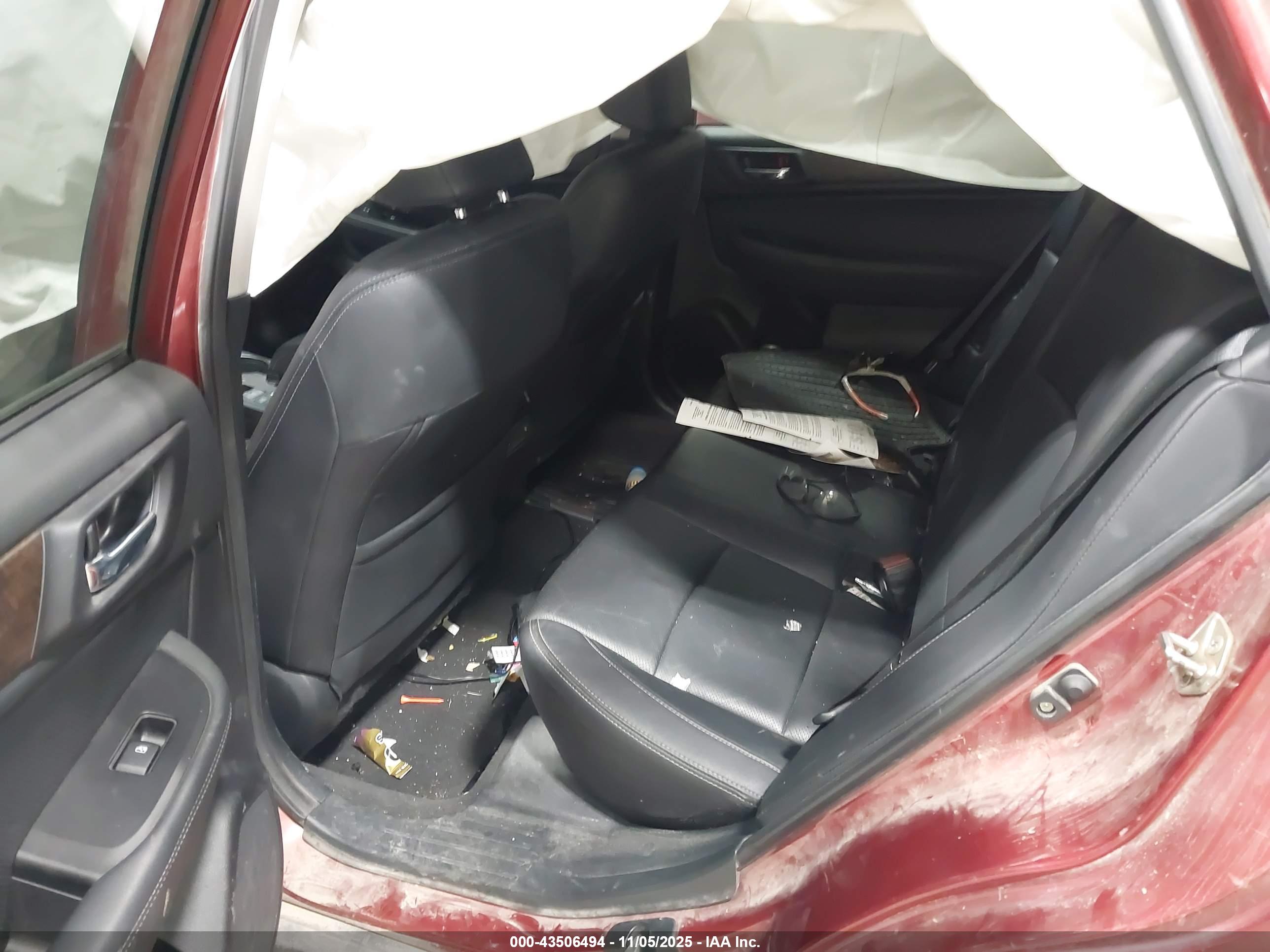 SUBARU OUTBACK image 8