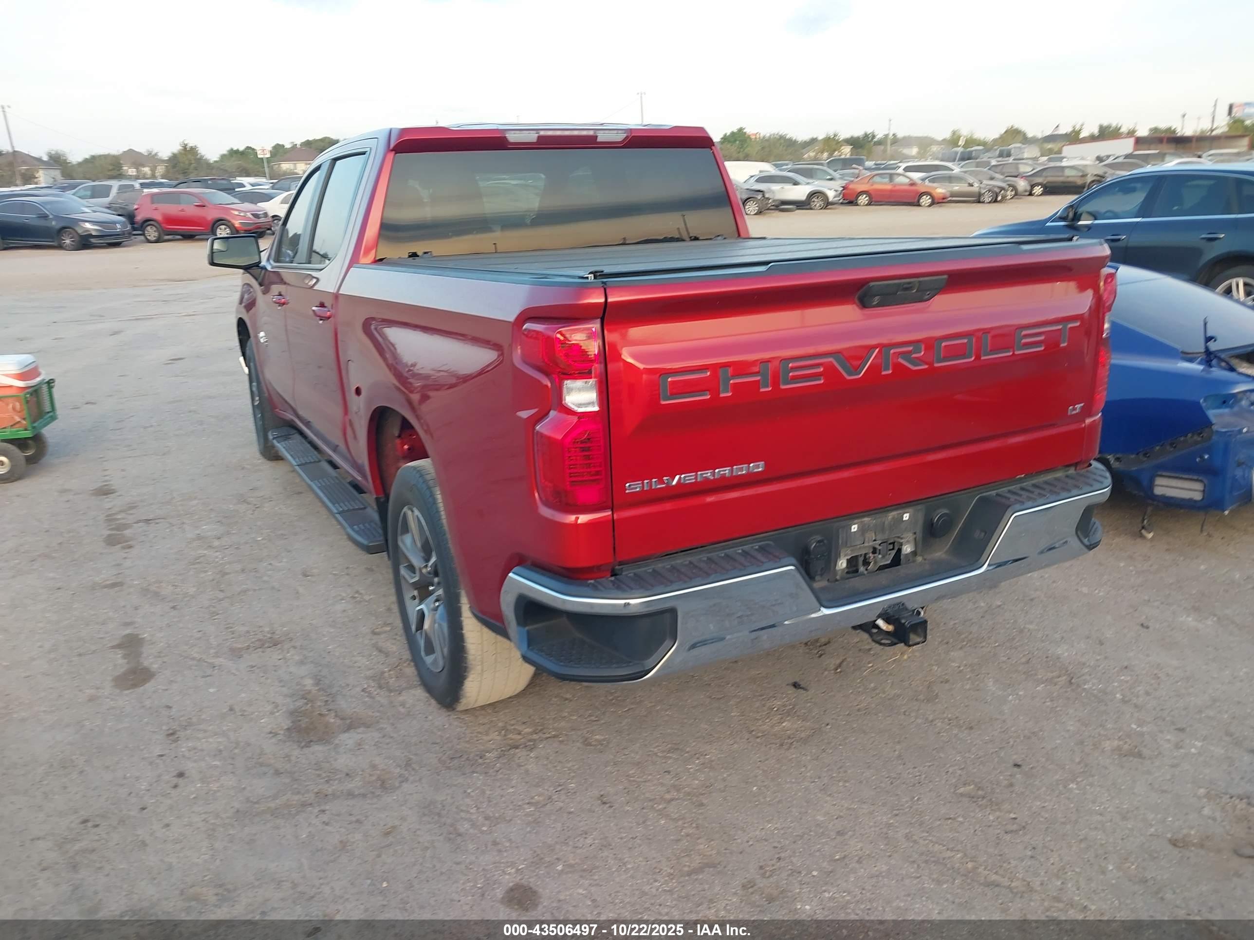 CHEVROLET SILVERADO image 3