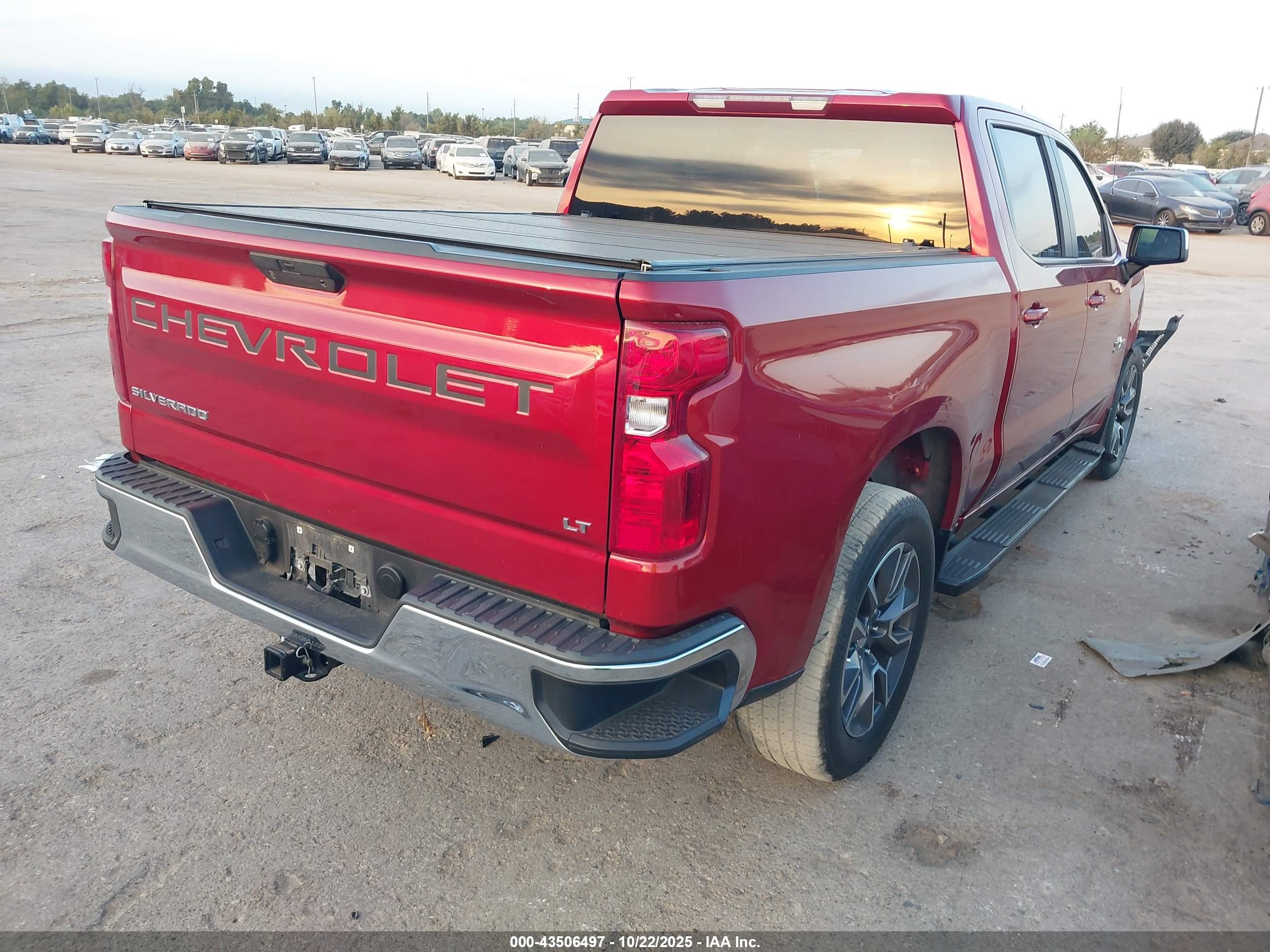 CHEVROLET SILVERADO image 4
