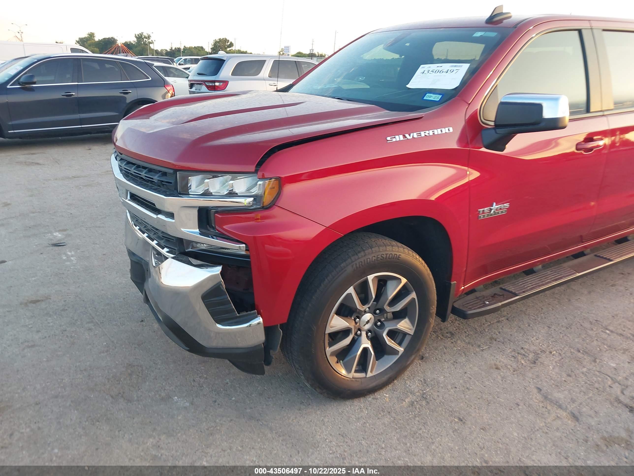 CHEVROLET SILVERADO image 6