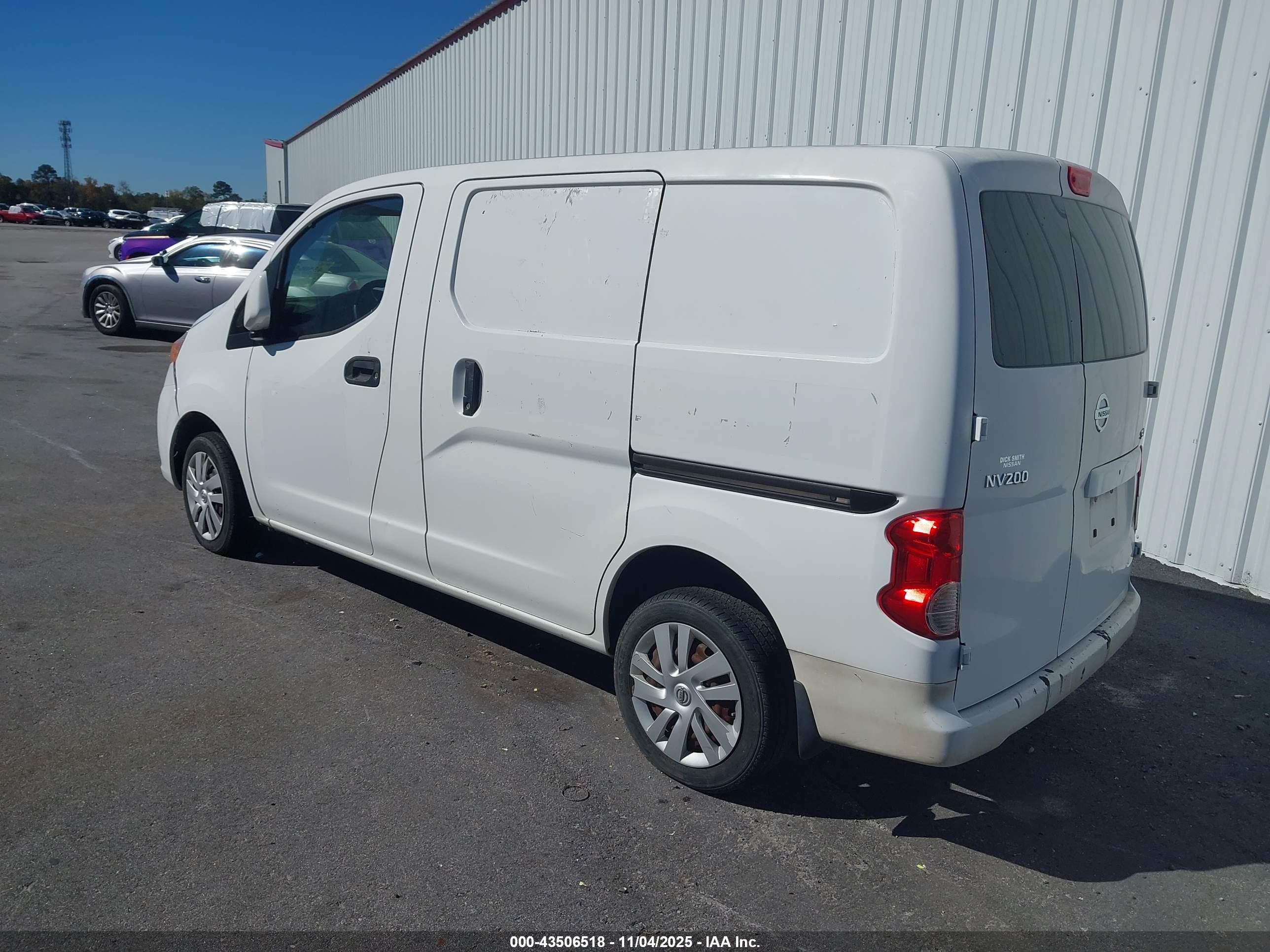 NISSAN NV200 image 3