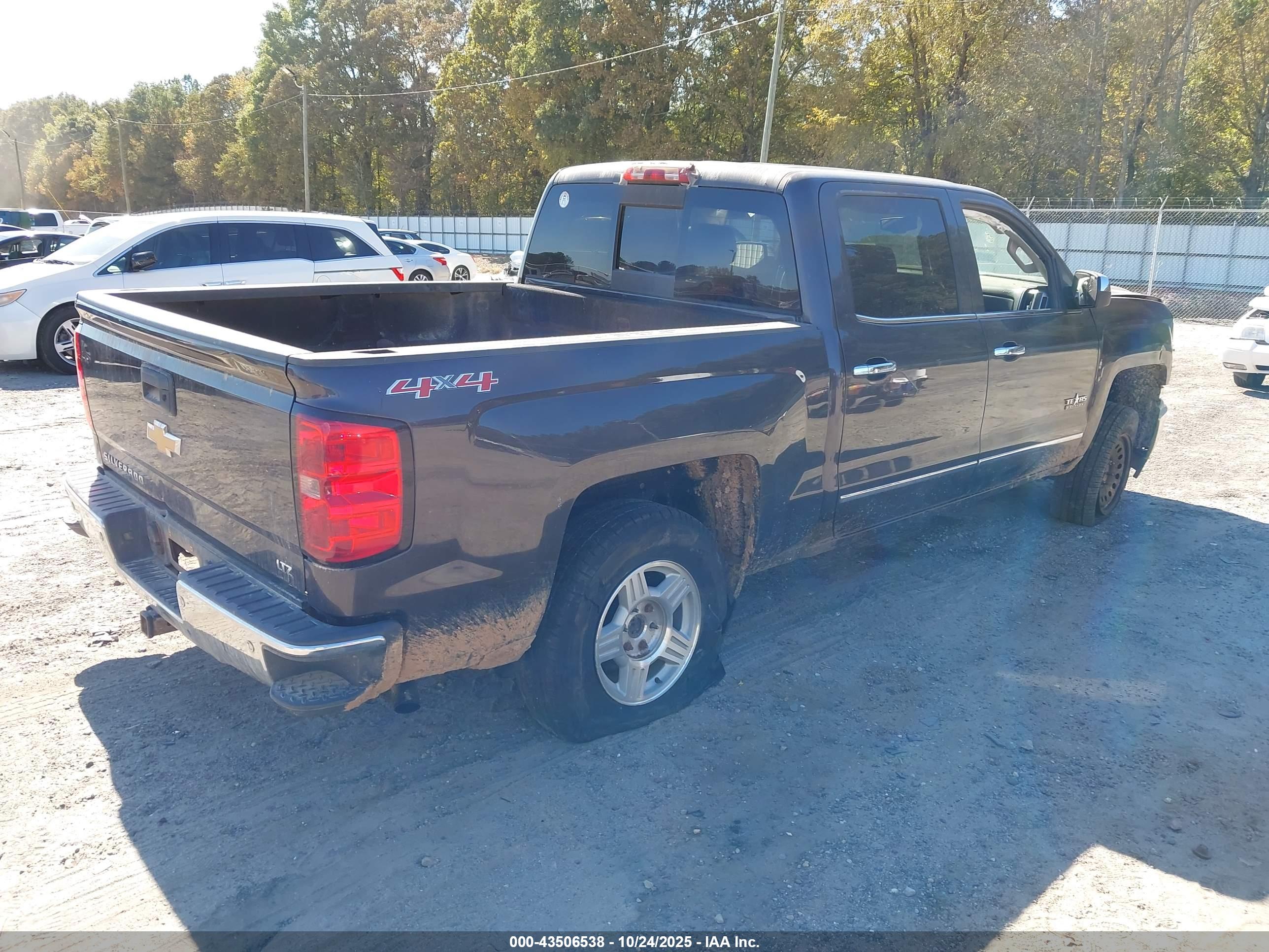CHEVROLET SILVERADO image 4