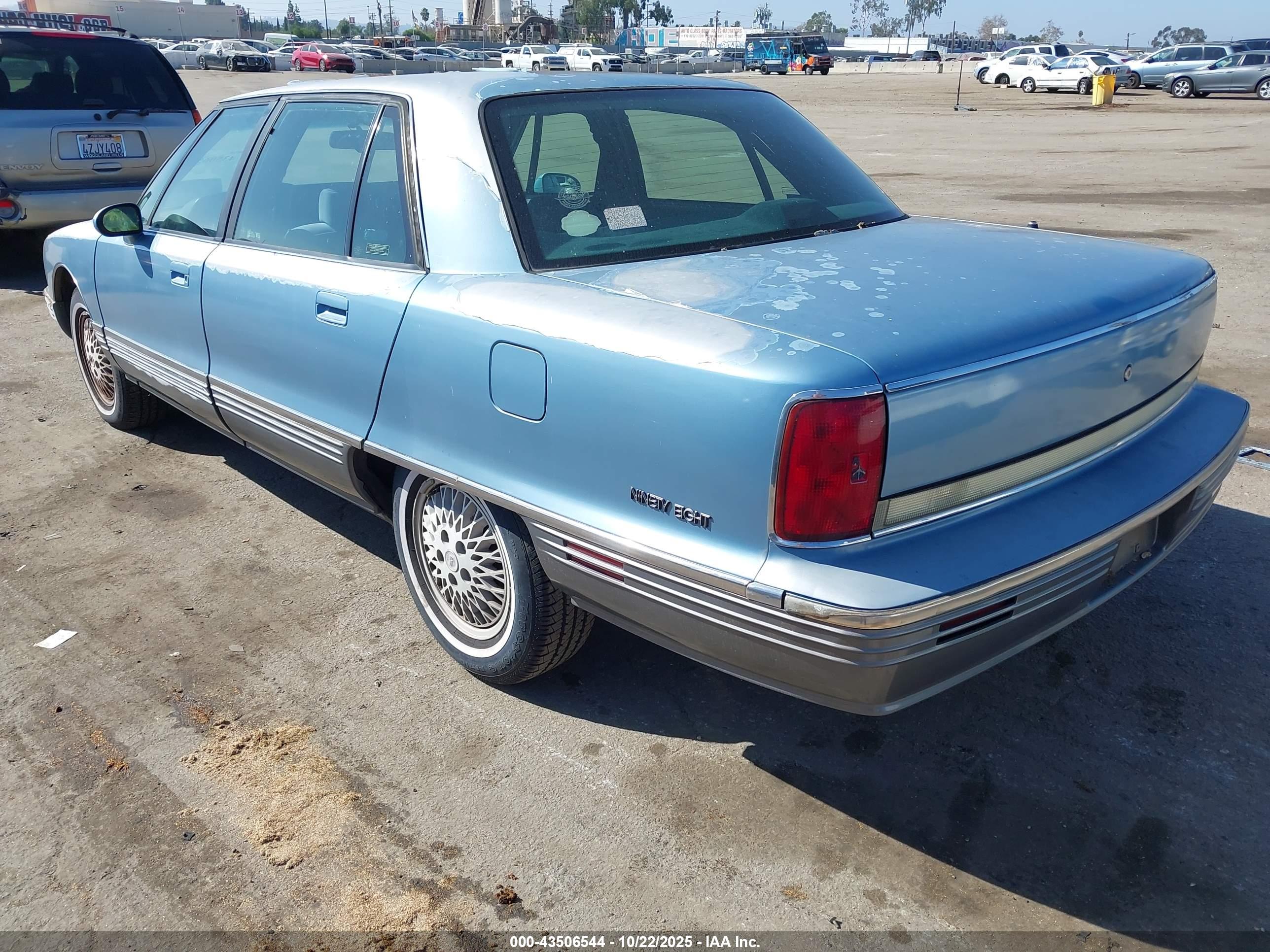 OLDSMOBILE 98 image 3