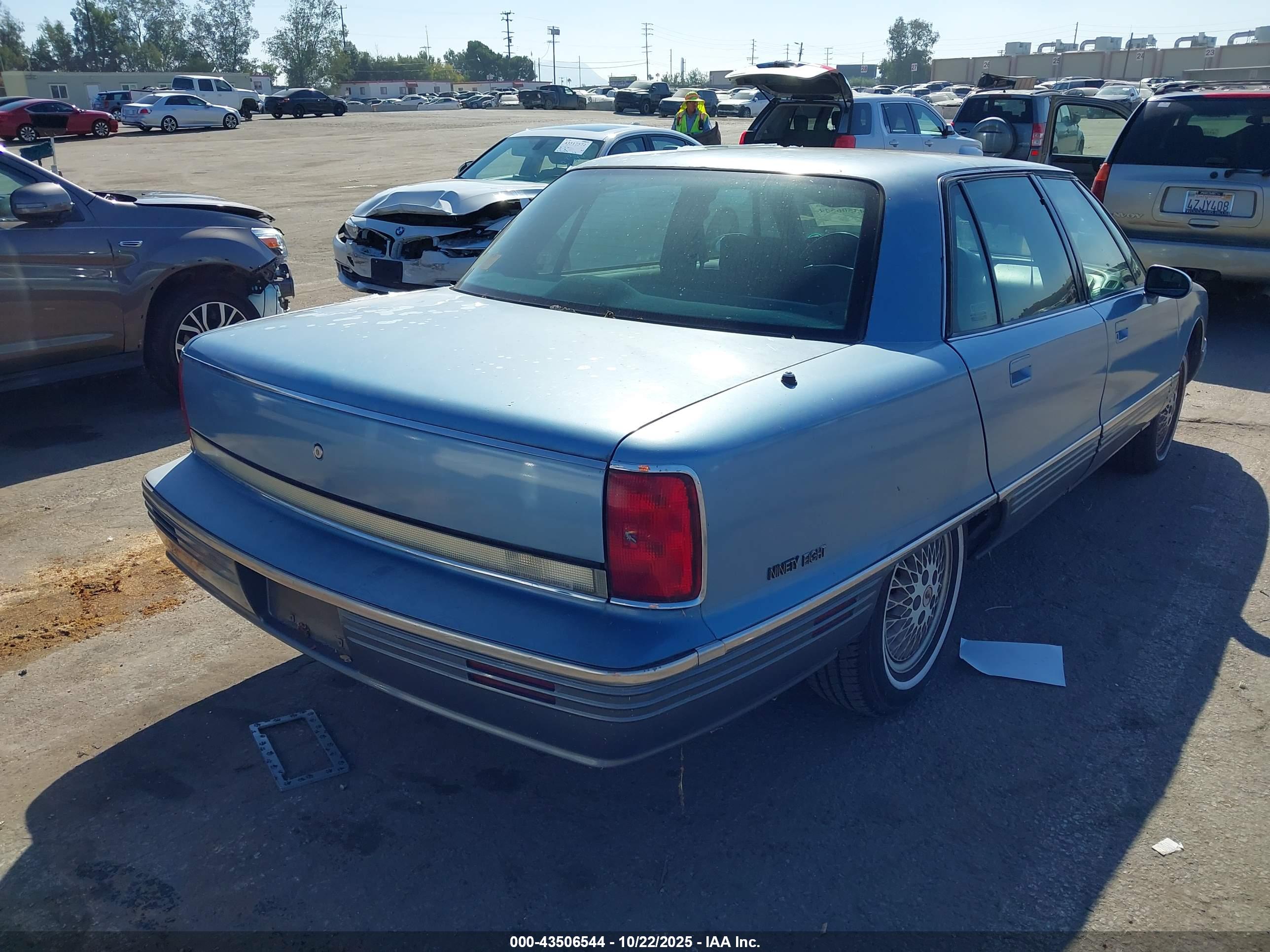 OLDSMOBILE 98 image 4