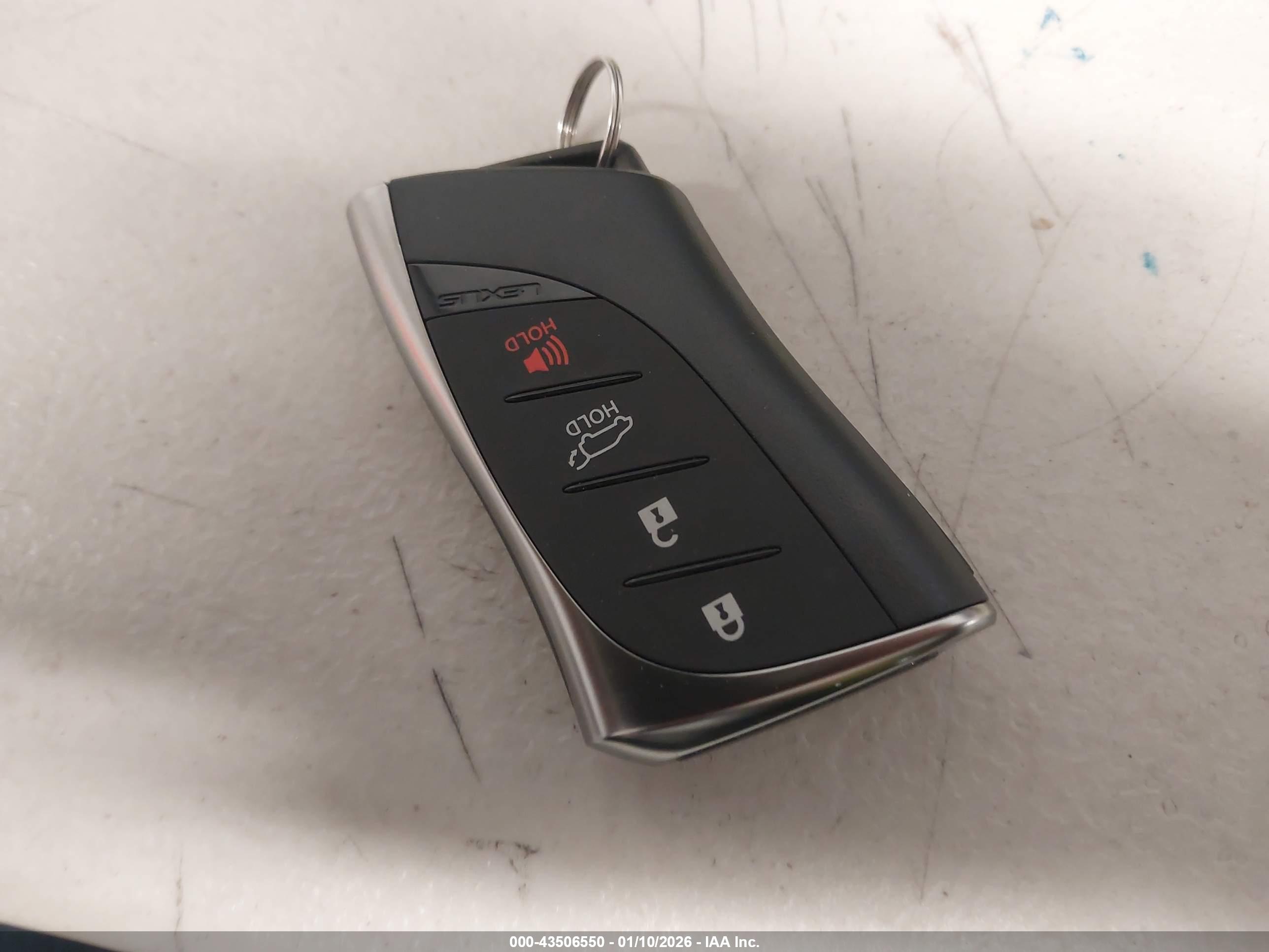 LEXUS ES image 11