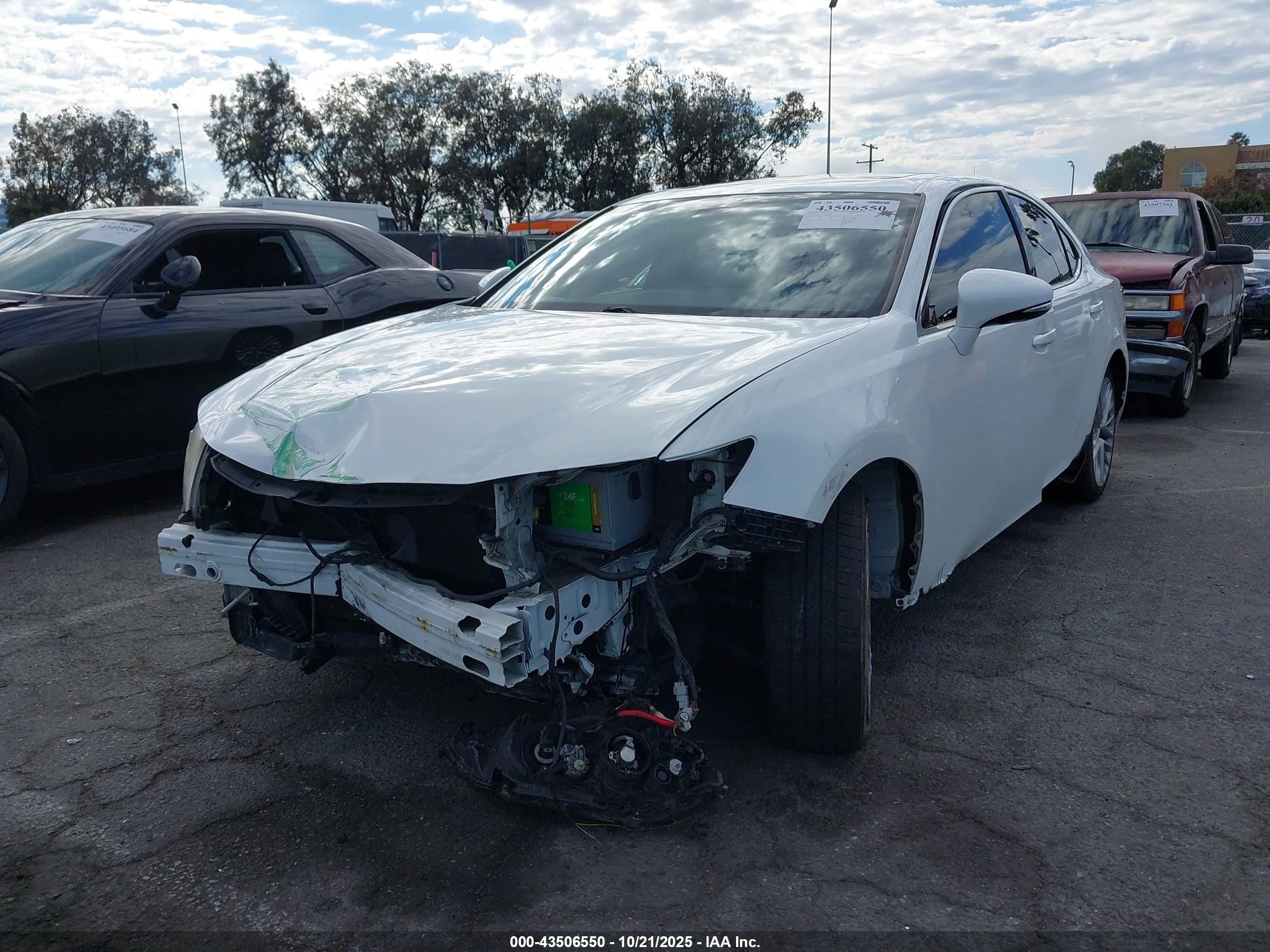 LEXUS ES image 2