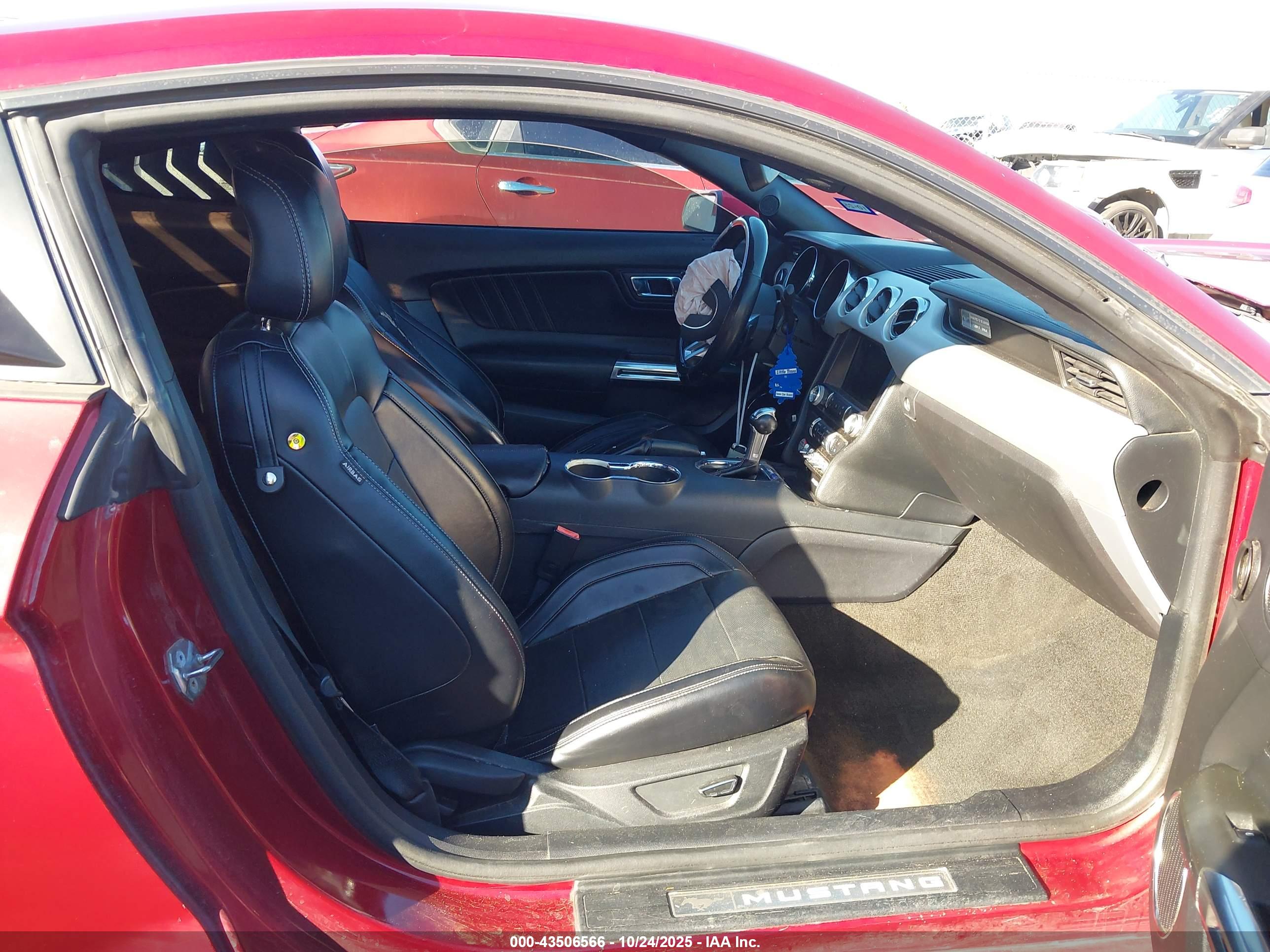 FORD MUSTANG image 5