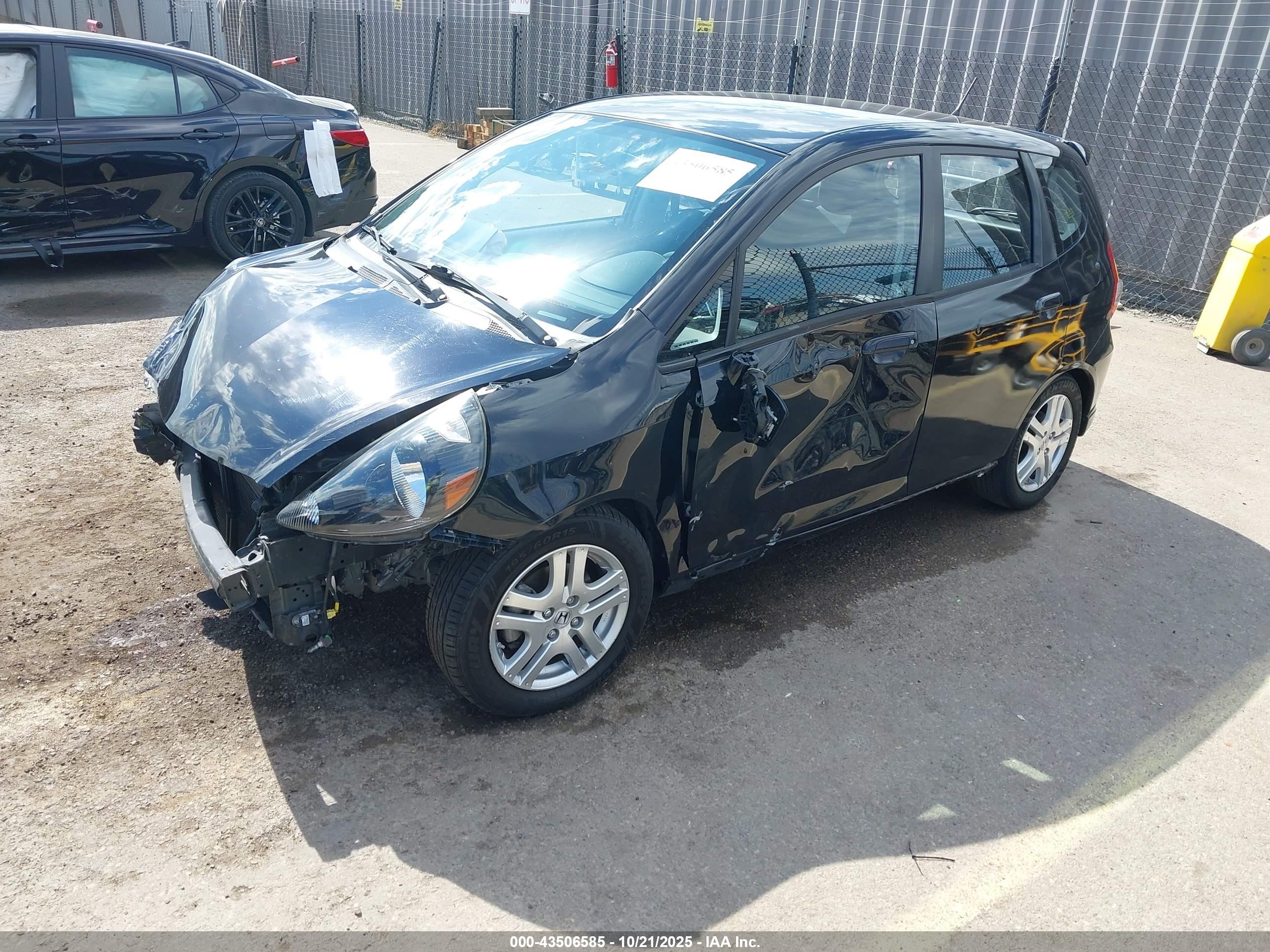 HONDA FIT image 2