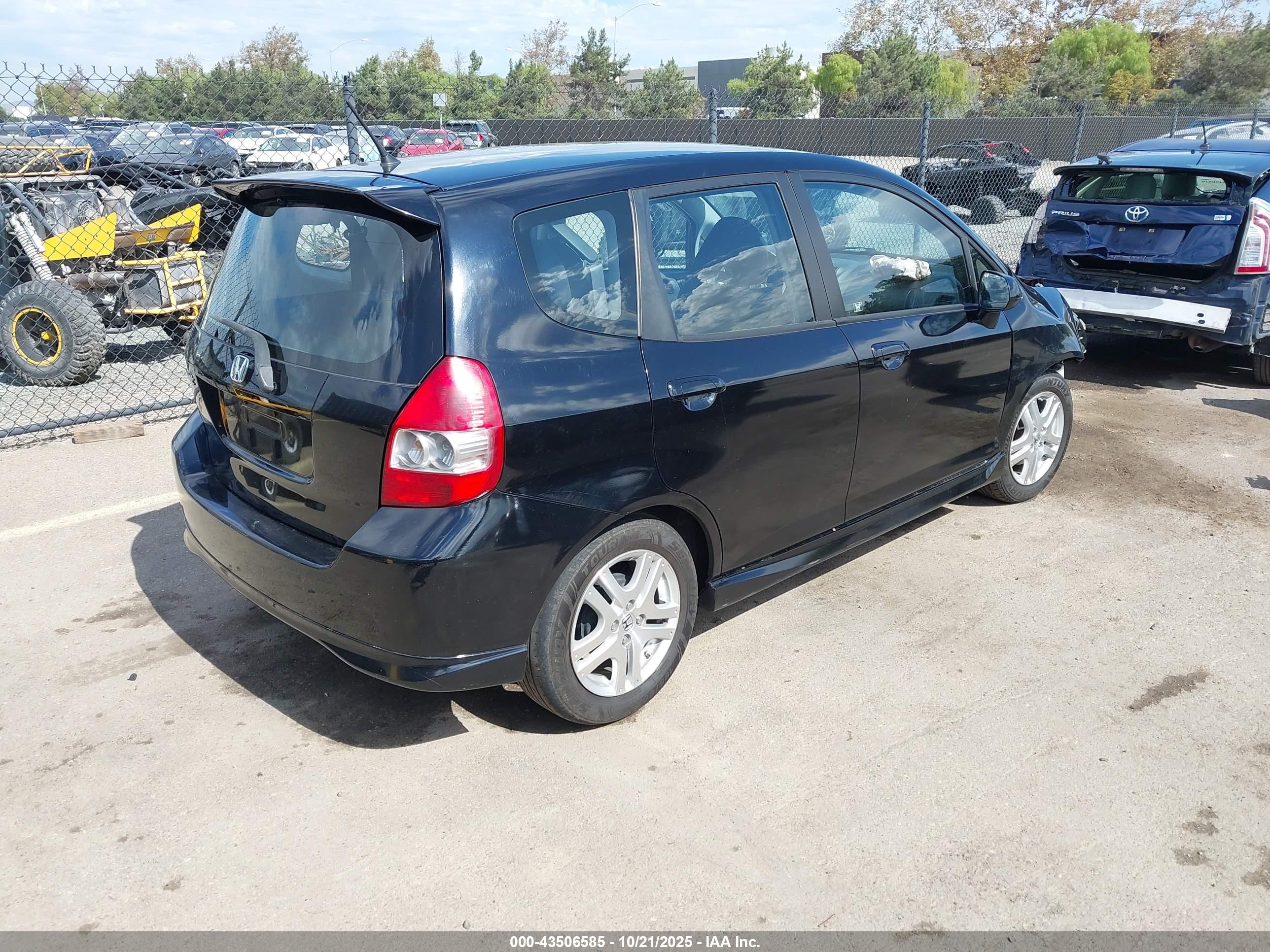 HONDA FIT image 4