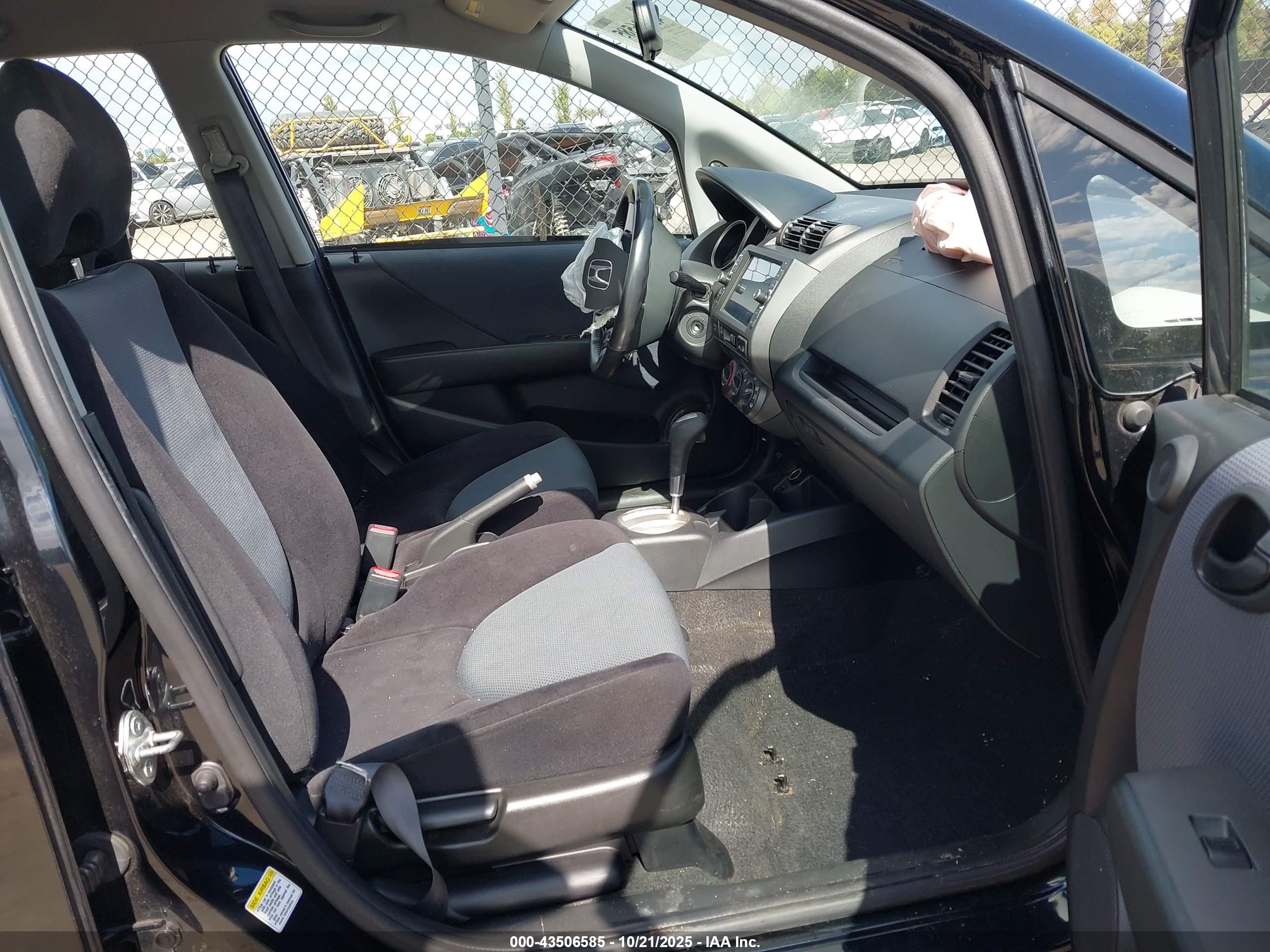 HONDA FIT image 5