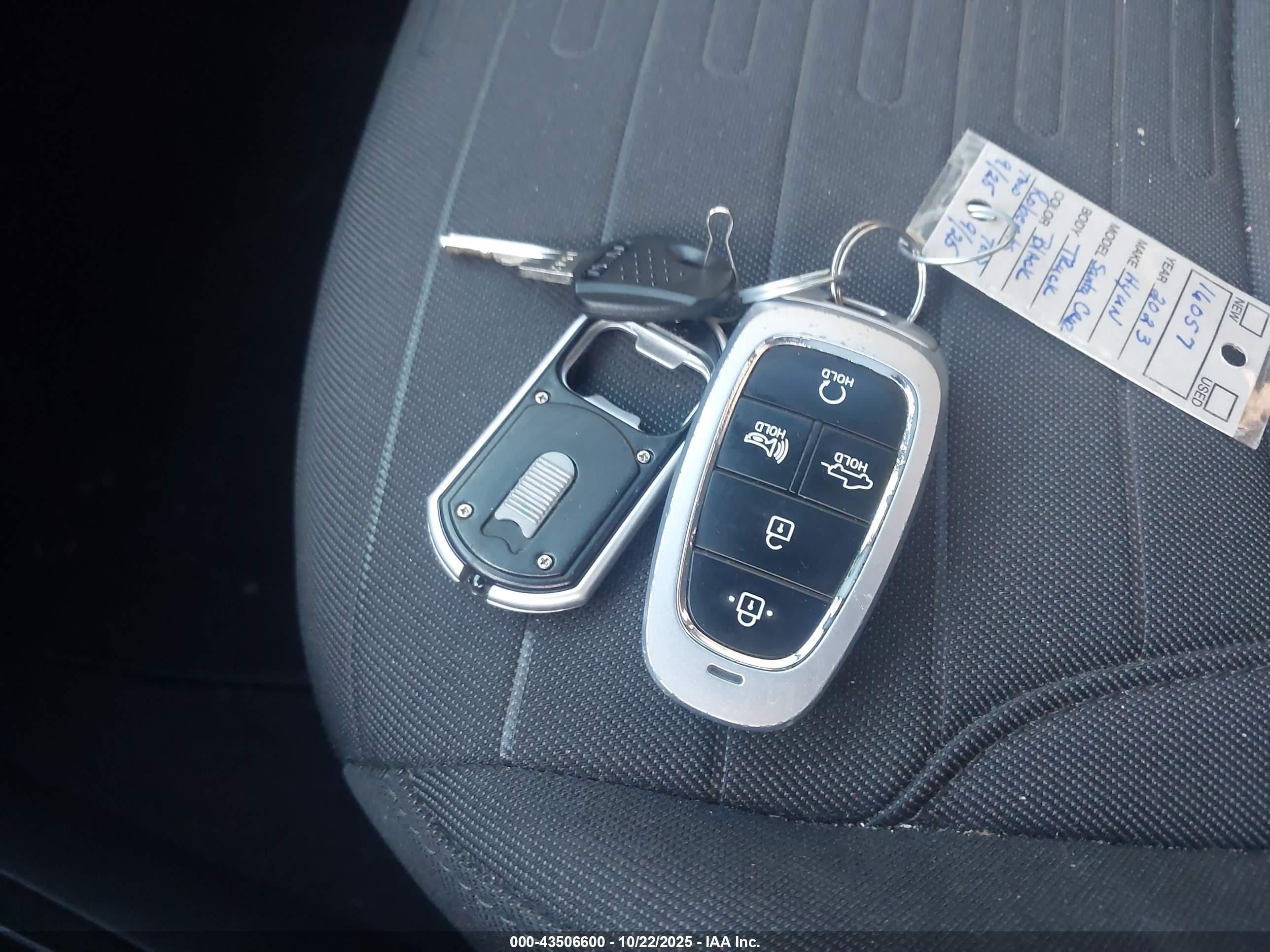 HYUNDAI SANTA image 11