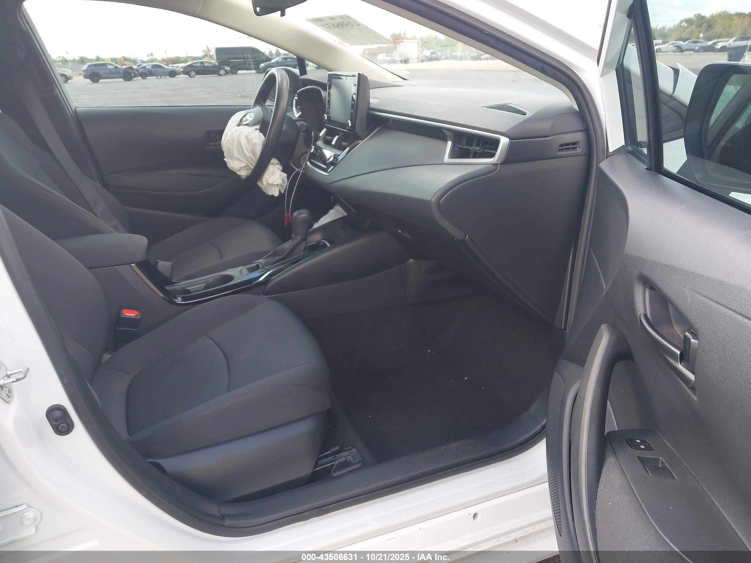 TOYOTA COROLLA image 5