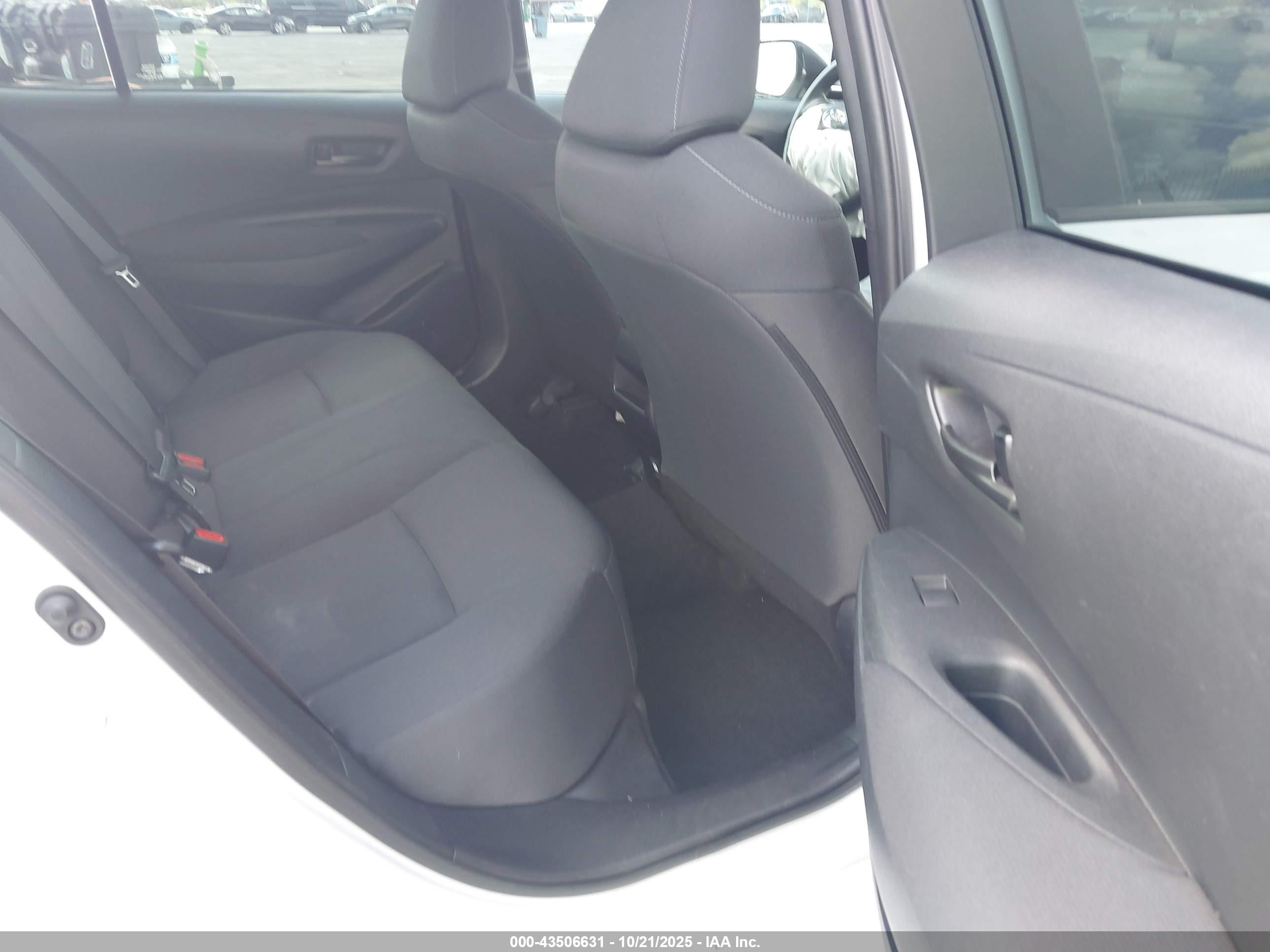 TOYOTA COROLLA image 8